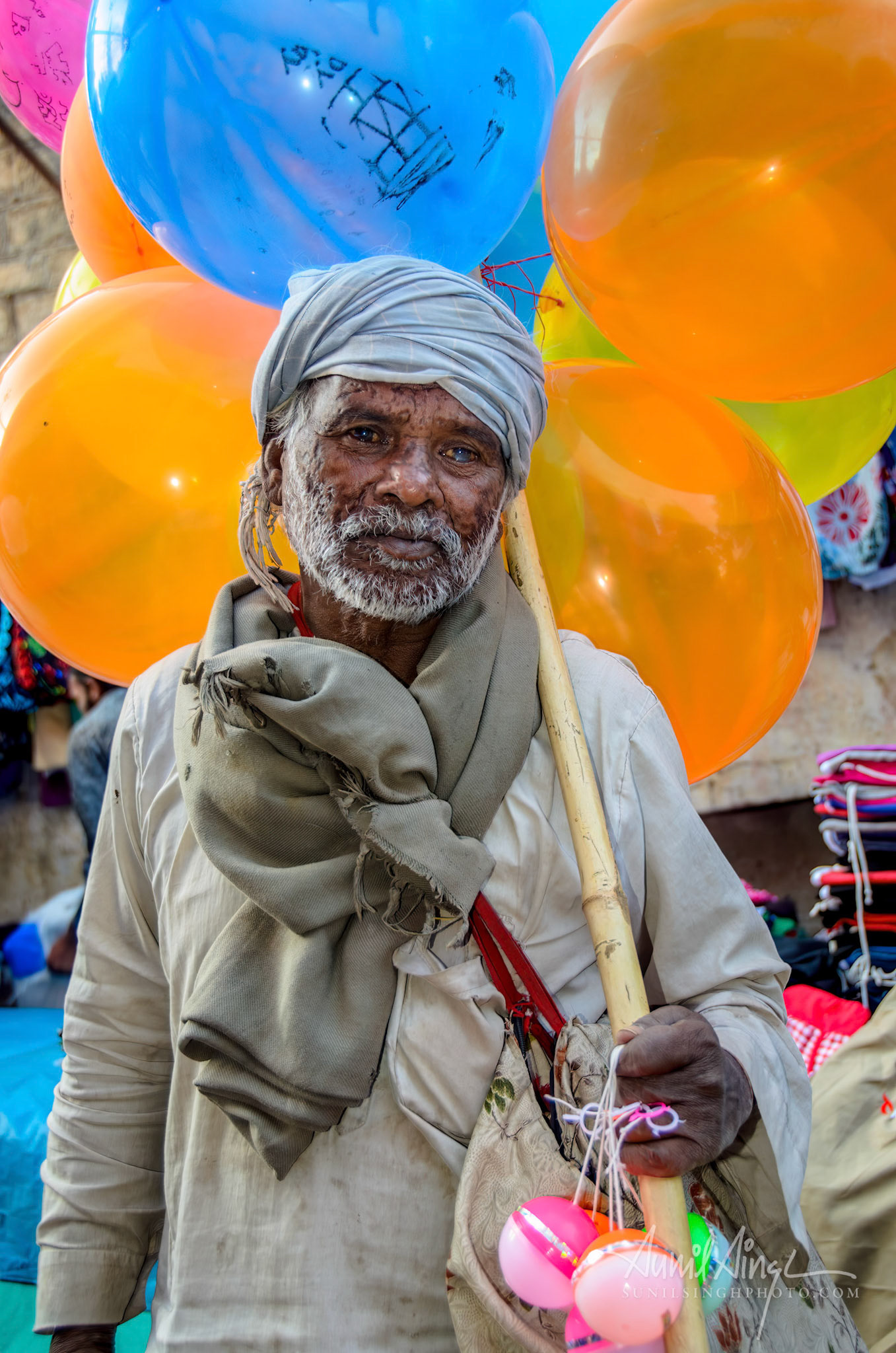 Baloon Seller, Jayanagar Market, Bangalore, India
