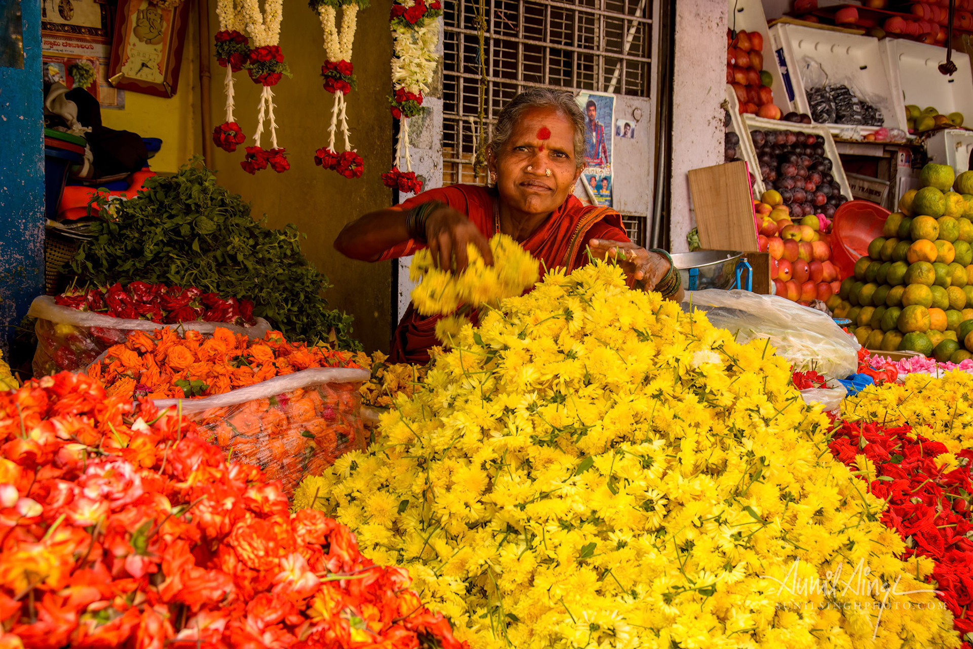 Flowers seller, Jayanagar Market, Bangalore, India