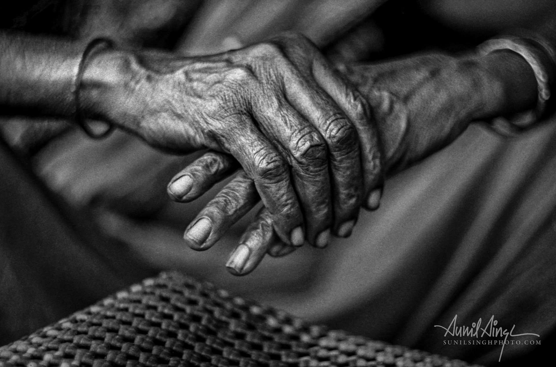 Hands of a fisherwoman, Mumbai, India