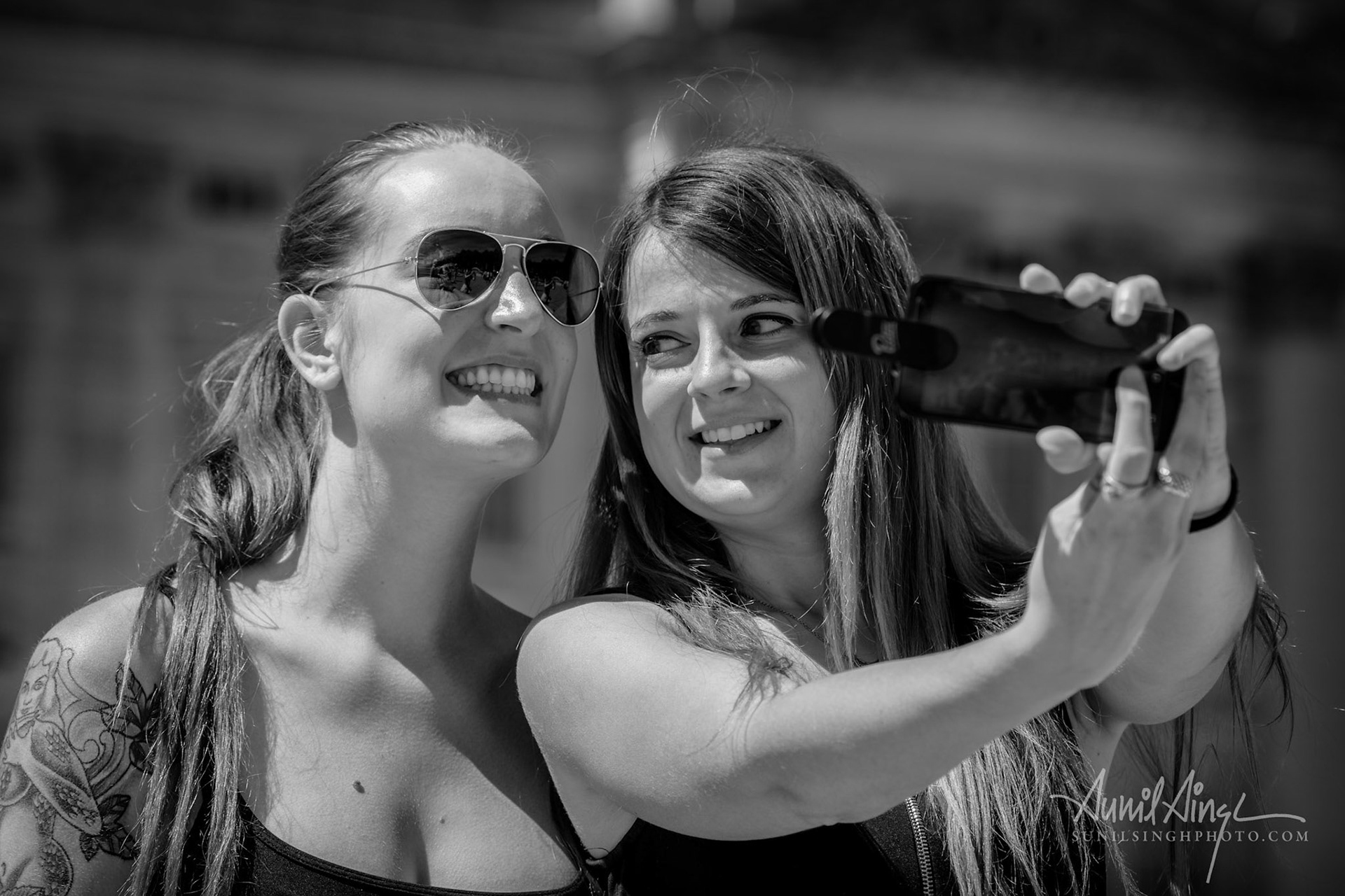 Selfie tourists, London, UK