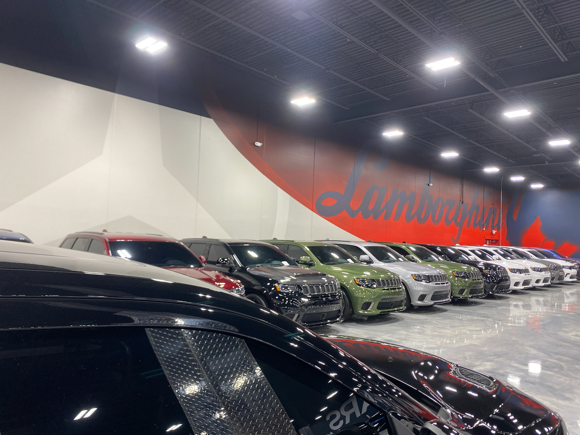 Finished Hand Painted sign and mural for Motor Cars of Chicago in Joliet IL