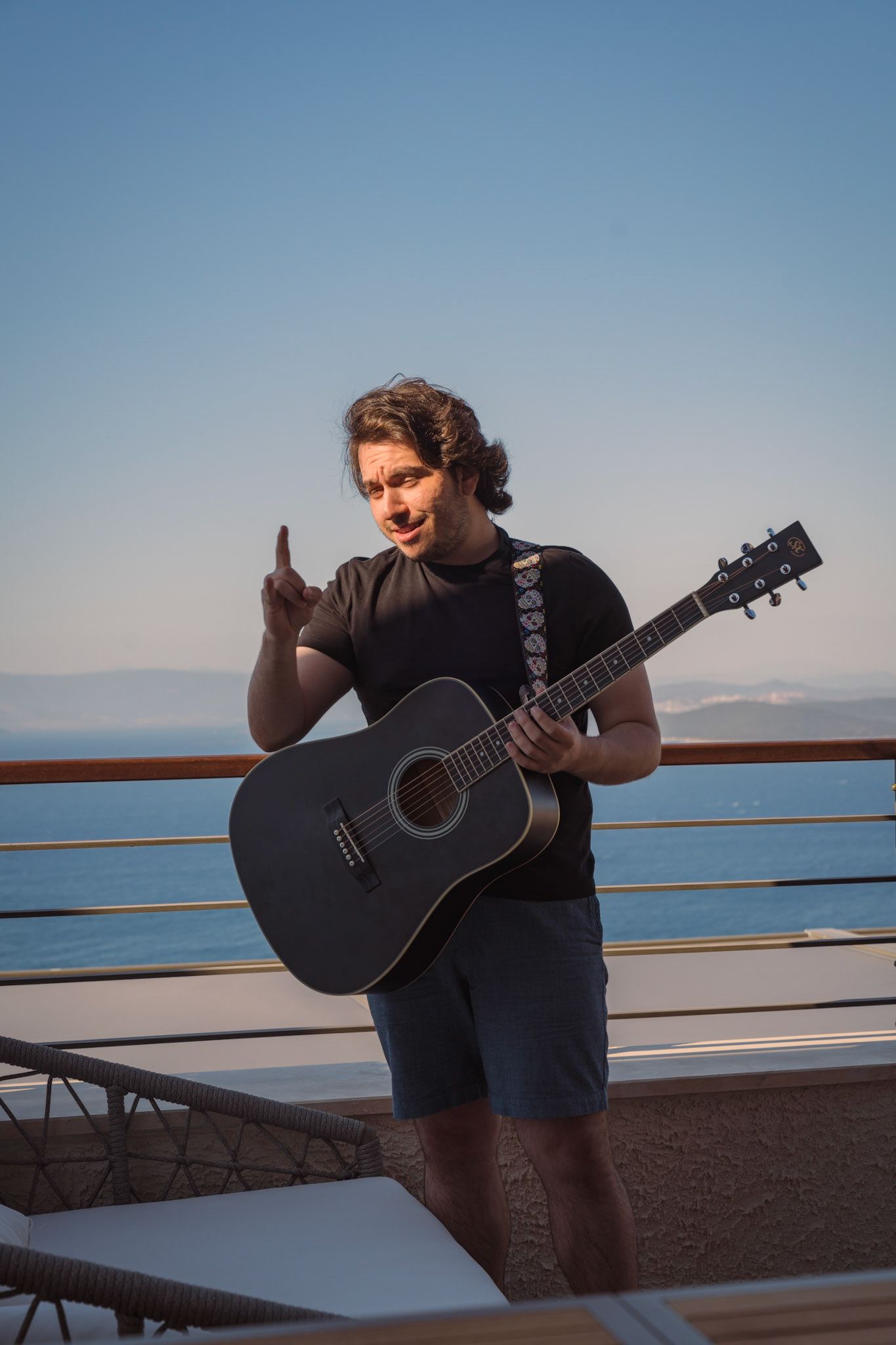 Sunset Guitarillo