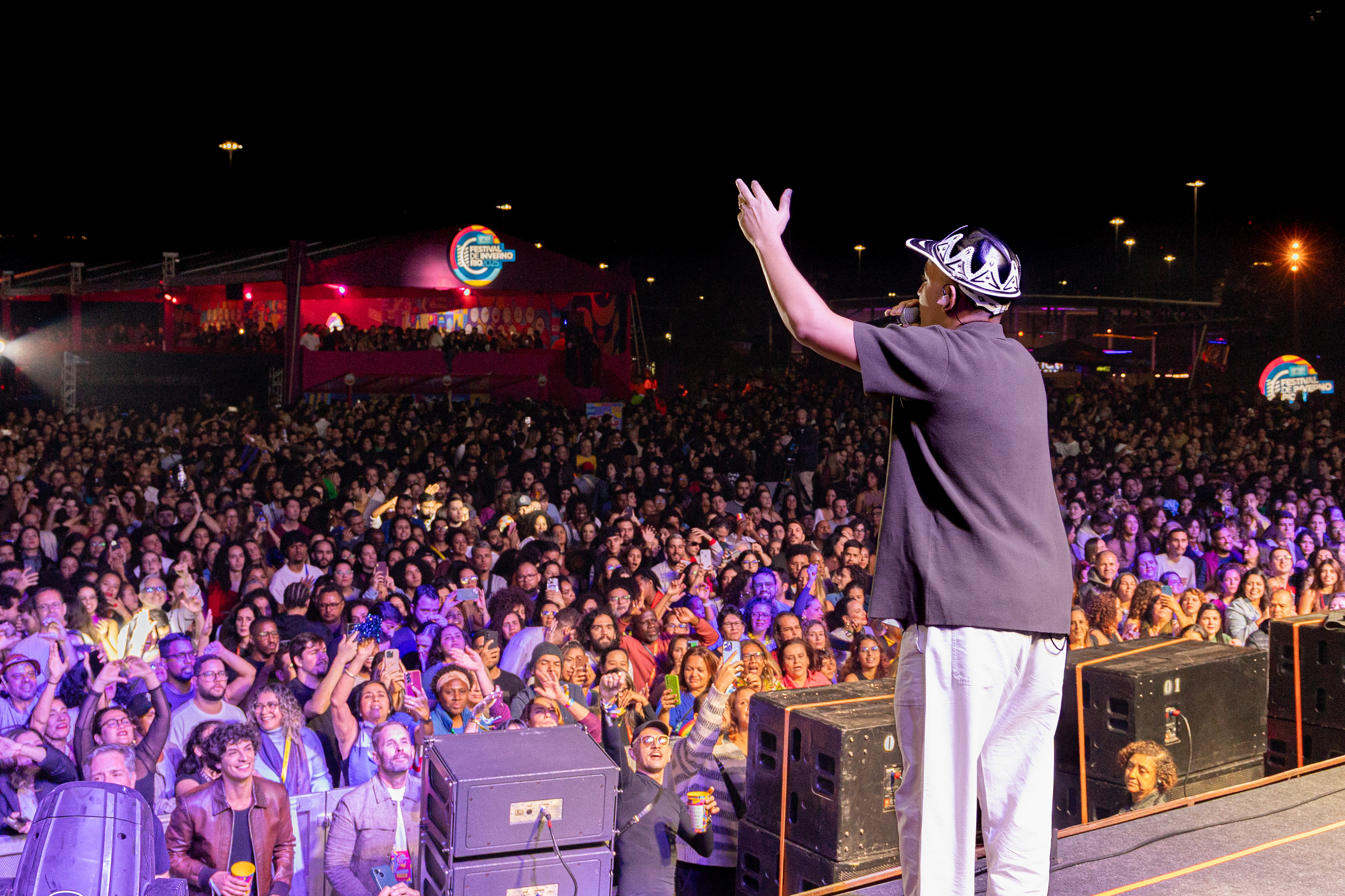 João Gomes e multidão