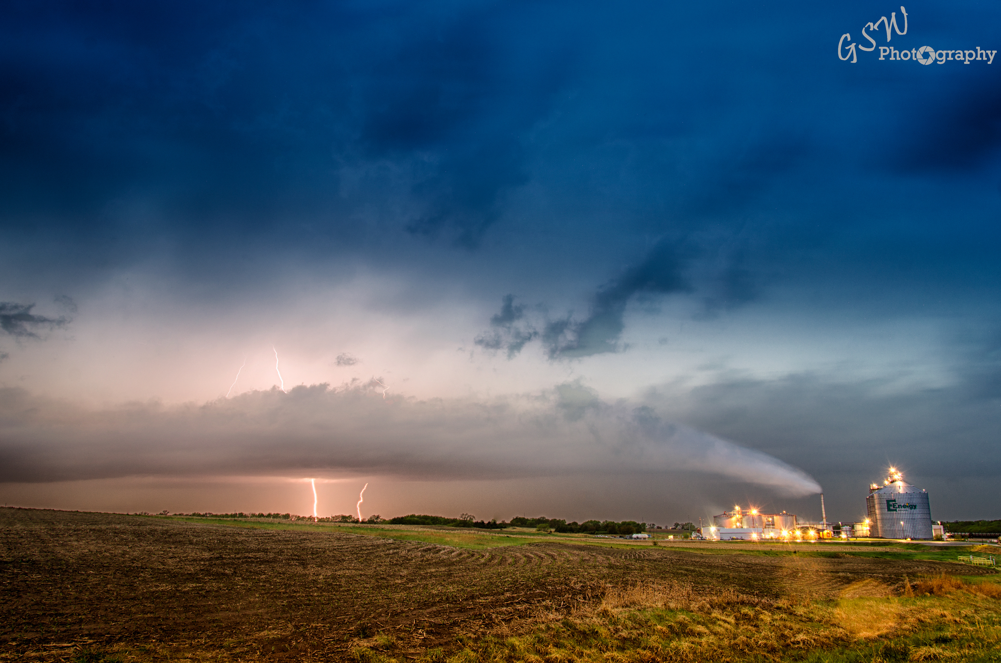 Lightning through the cloud, Nebraska