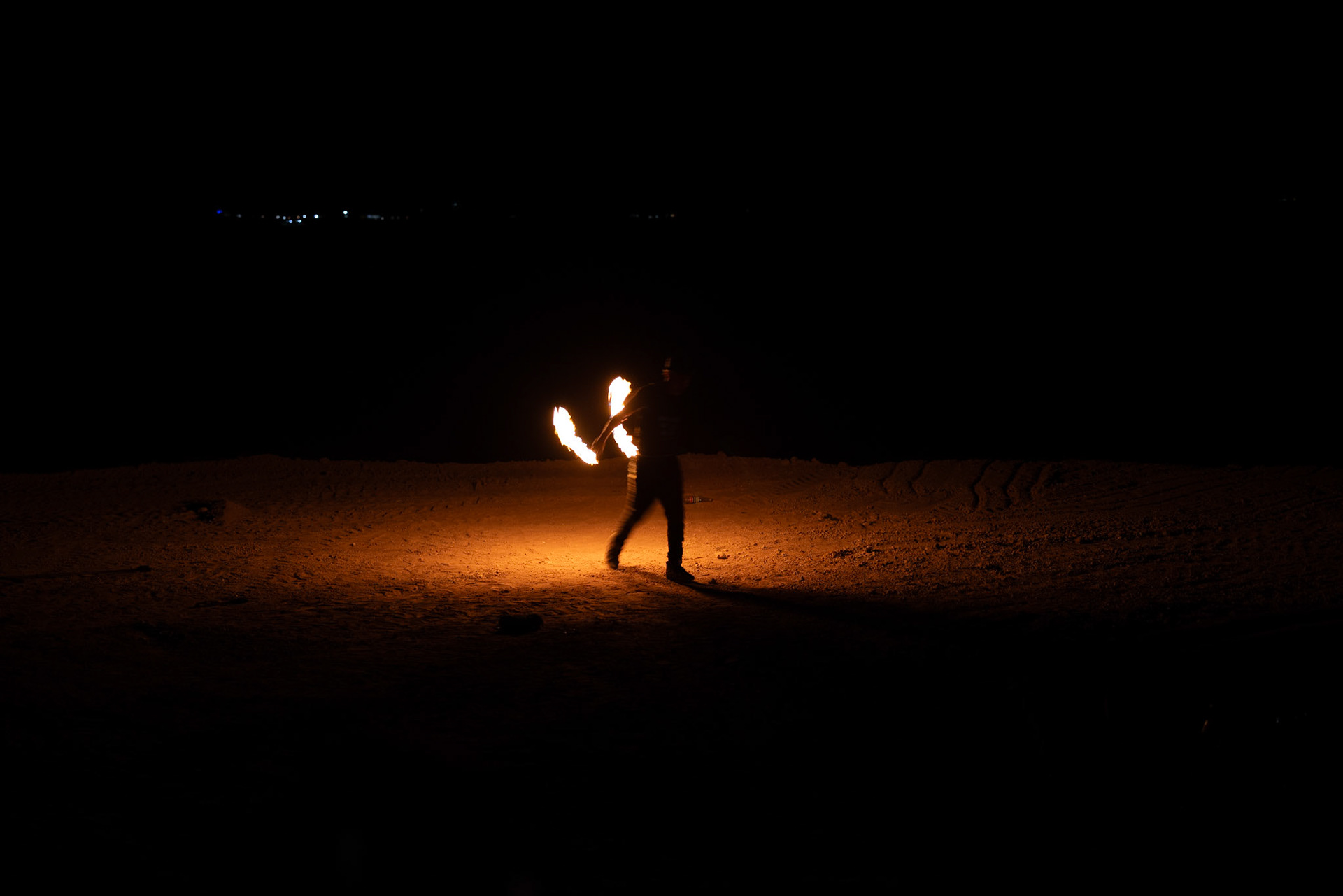 [4] 1/15, F2.8, ISO 800, 70mm