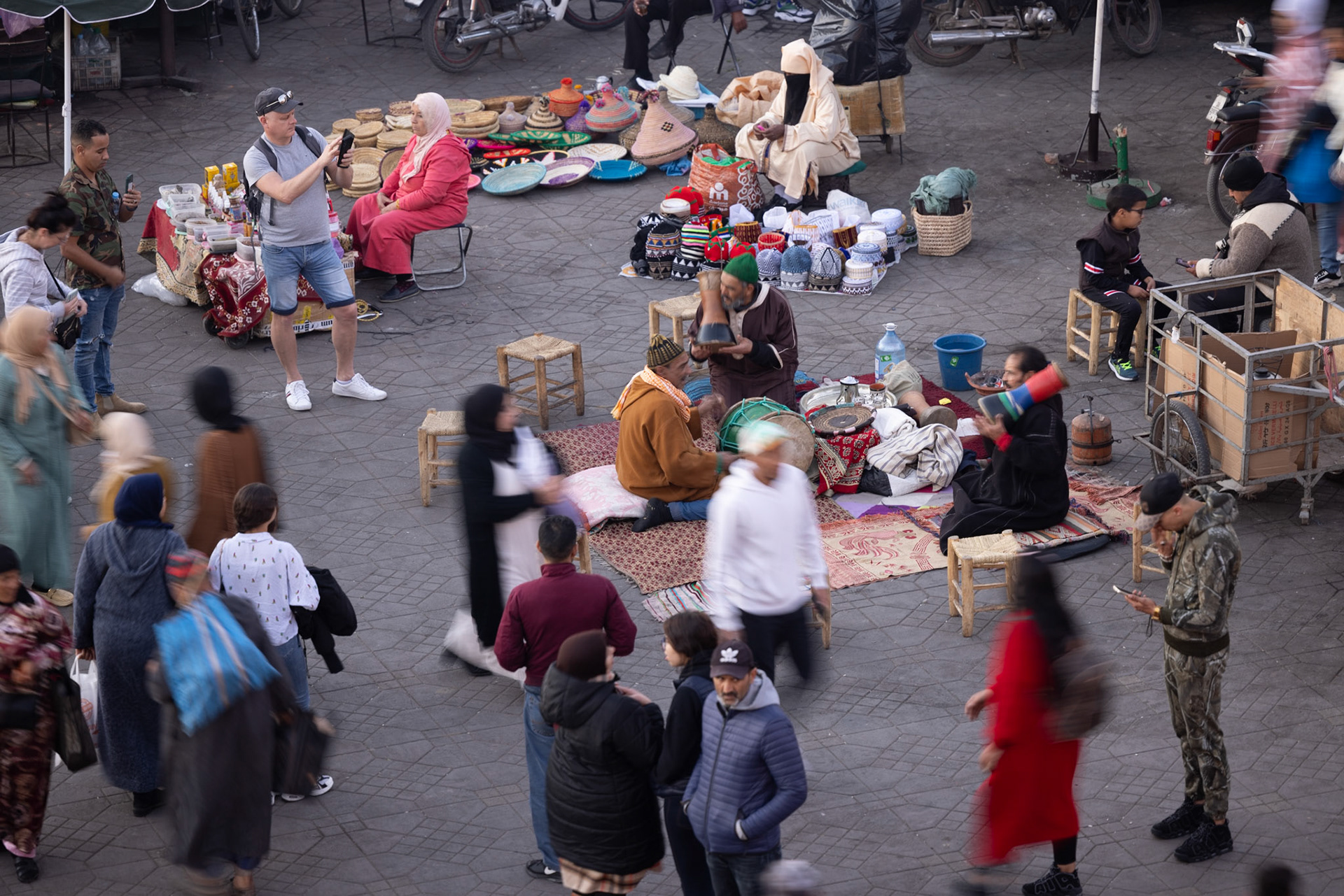 [2] 1/8, F3.2, ISO 100, 163mm