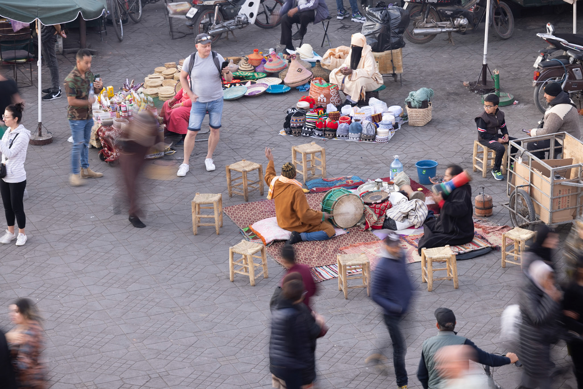 [3] 1/4, F4, ISO 100, 163mm