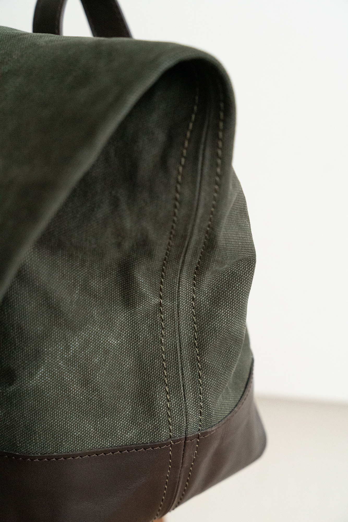 〈 que 〉collaboration model