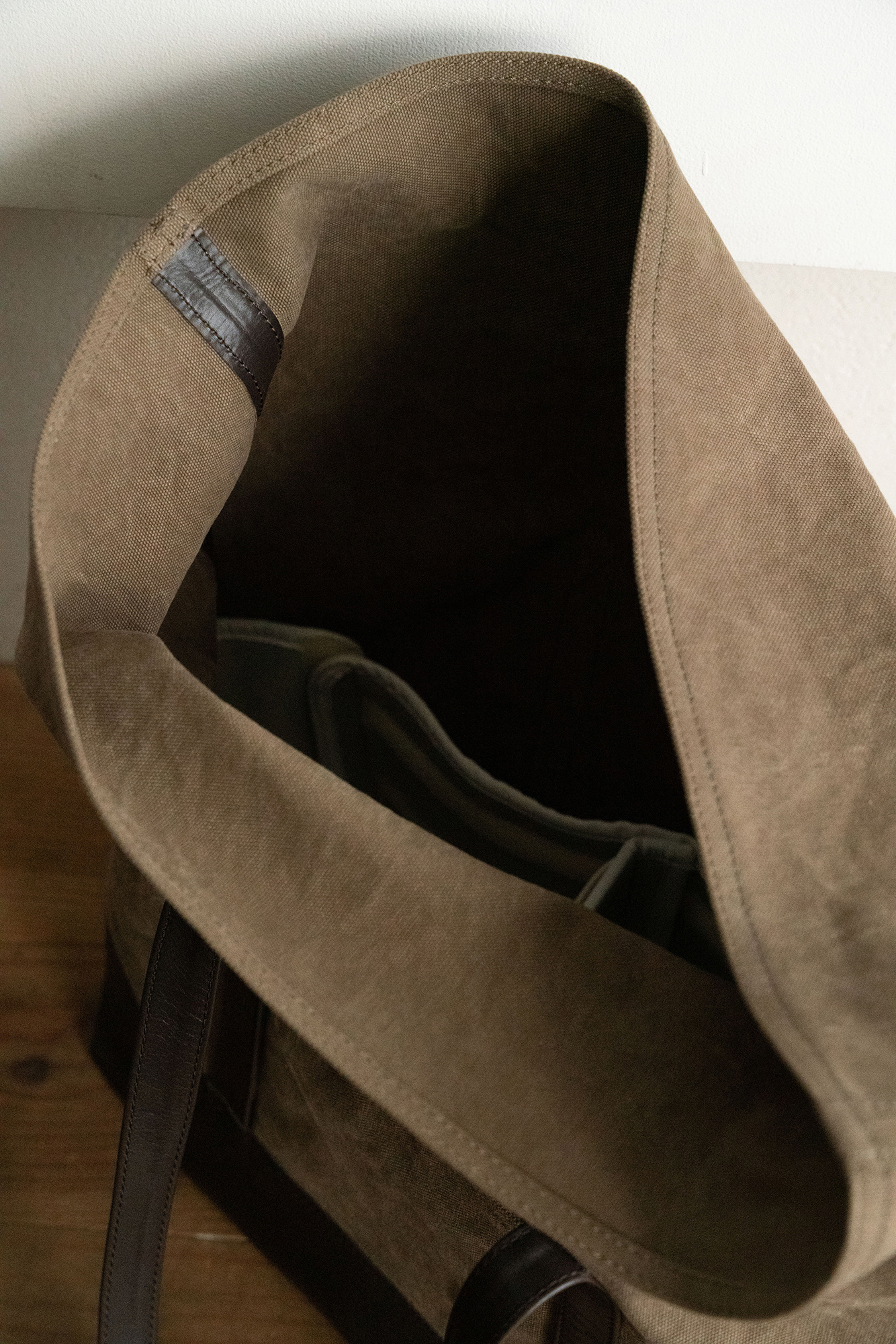 〈 que 〉collaboration model