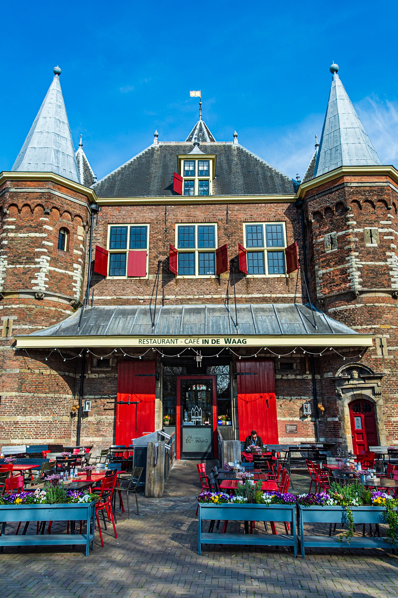 Café In de Waag - Built 1425-1488. Was a city gate and later a “Waag”(weighing house).