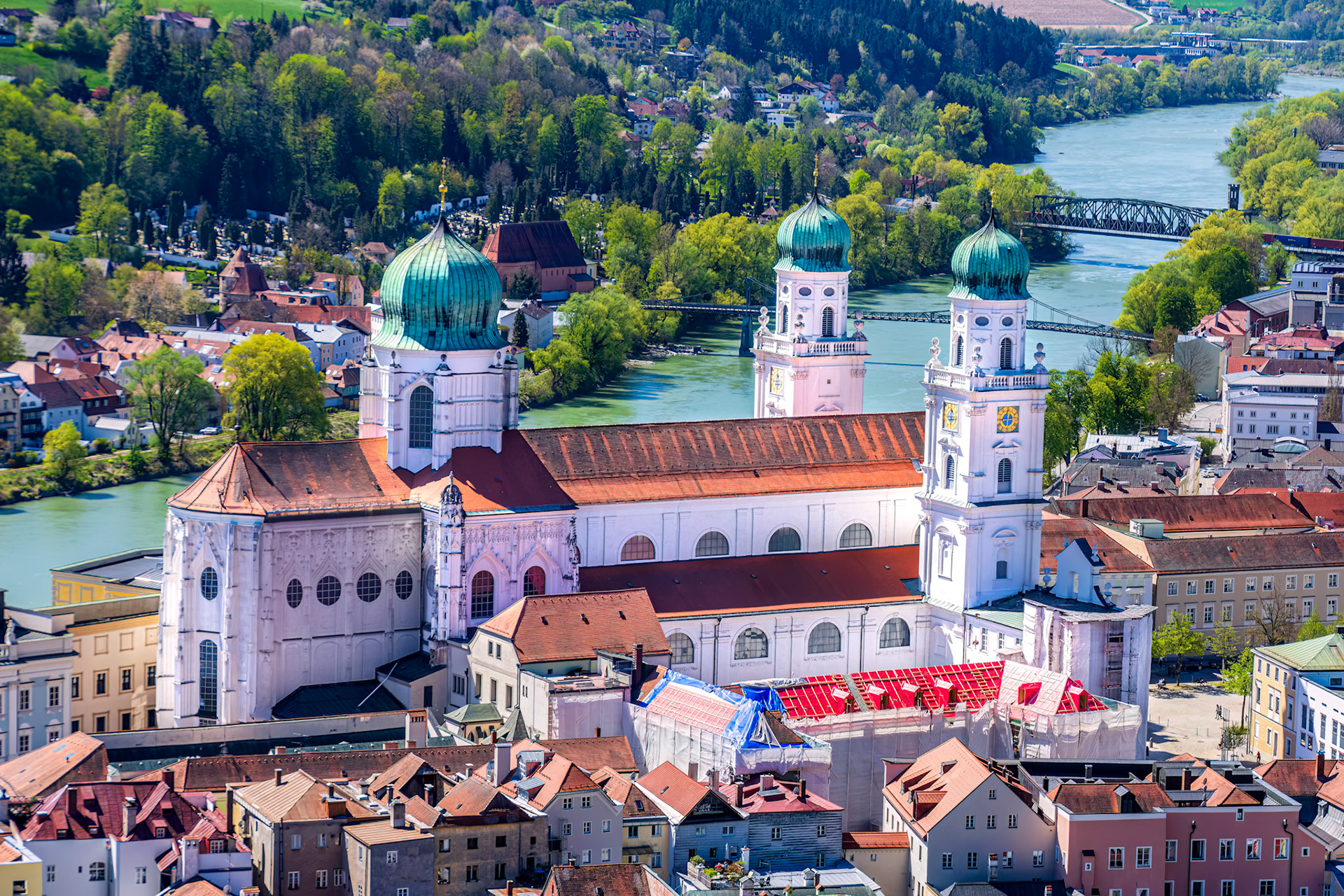 St. Stephen's Cathedral and Inn River