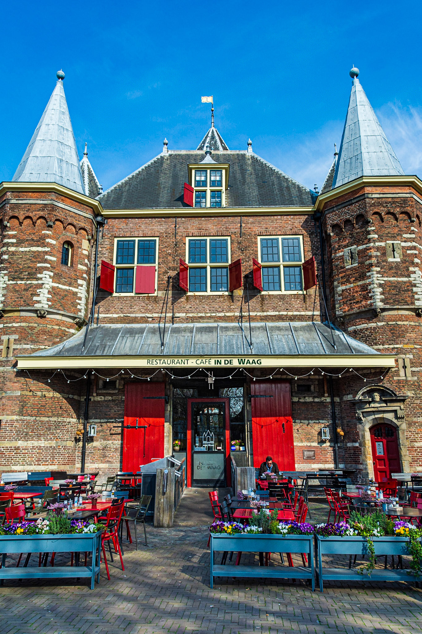 Café In de Waag - Built 1425-1488. Was a city gate and later a “Waag”(weighing house).