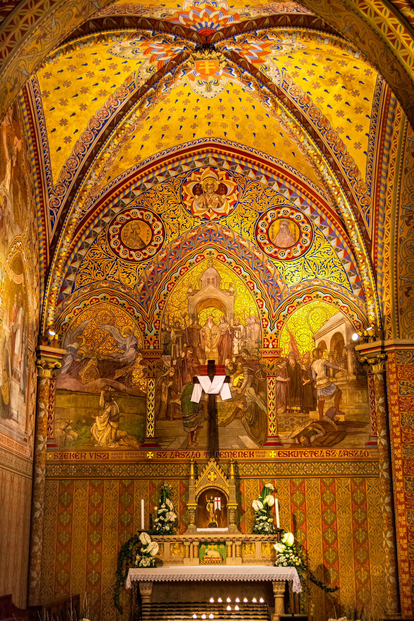 Matthias Church Side alter