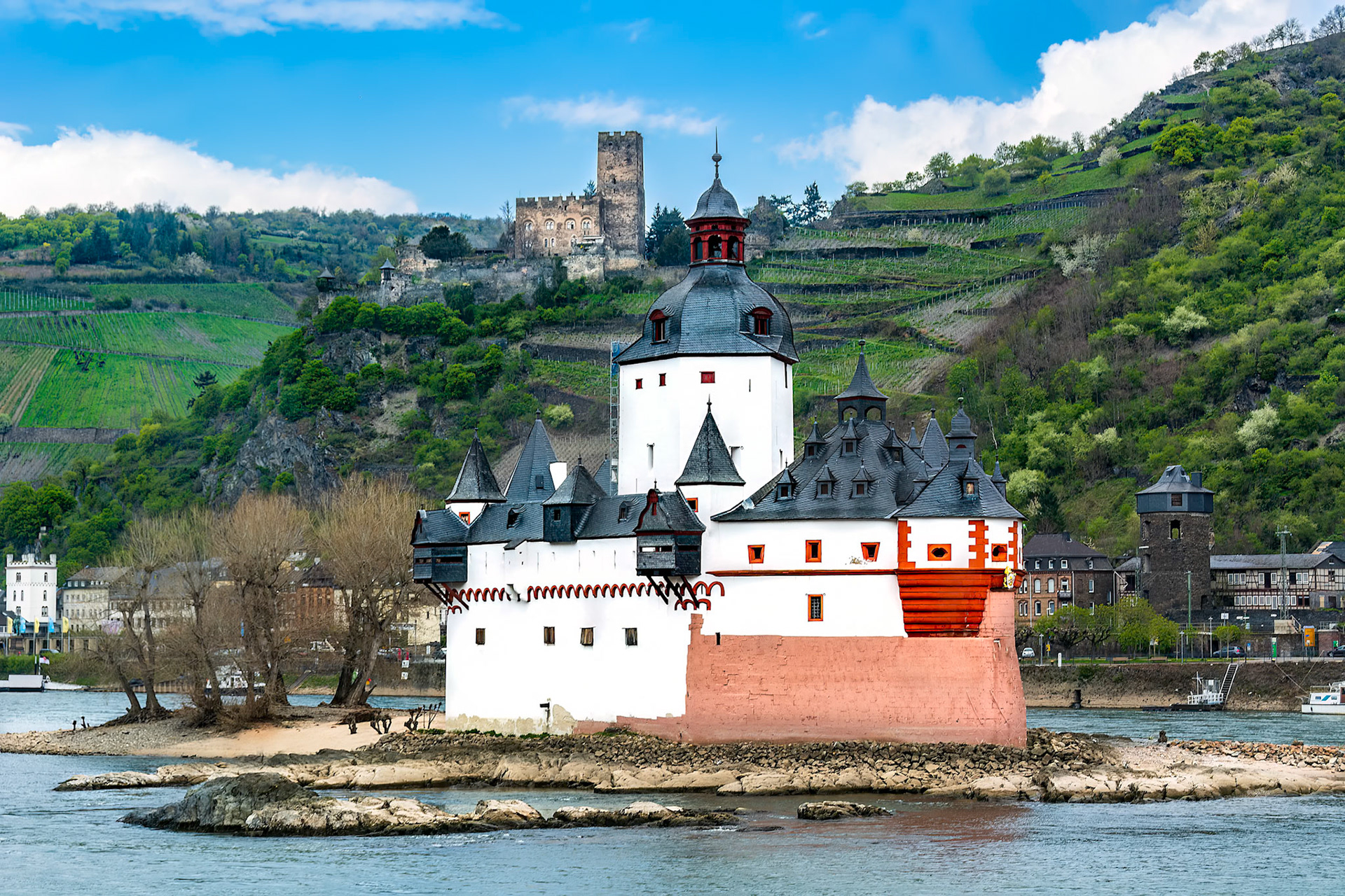 Pfalzgrafenstein Castle - toll-collecting castle that worked in concert with Gutenfels Castle on the hill.