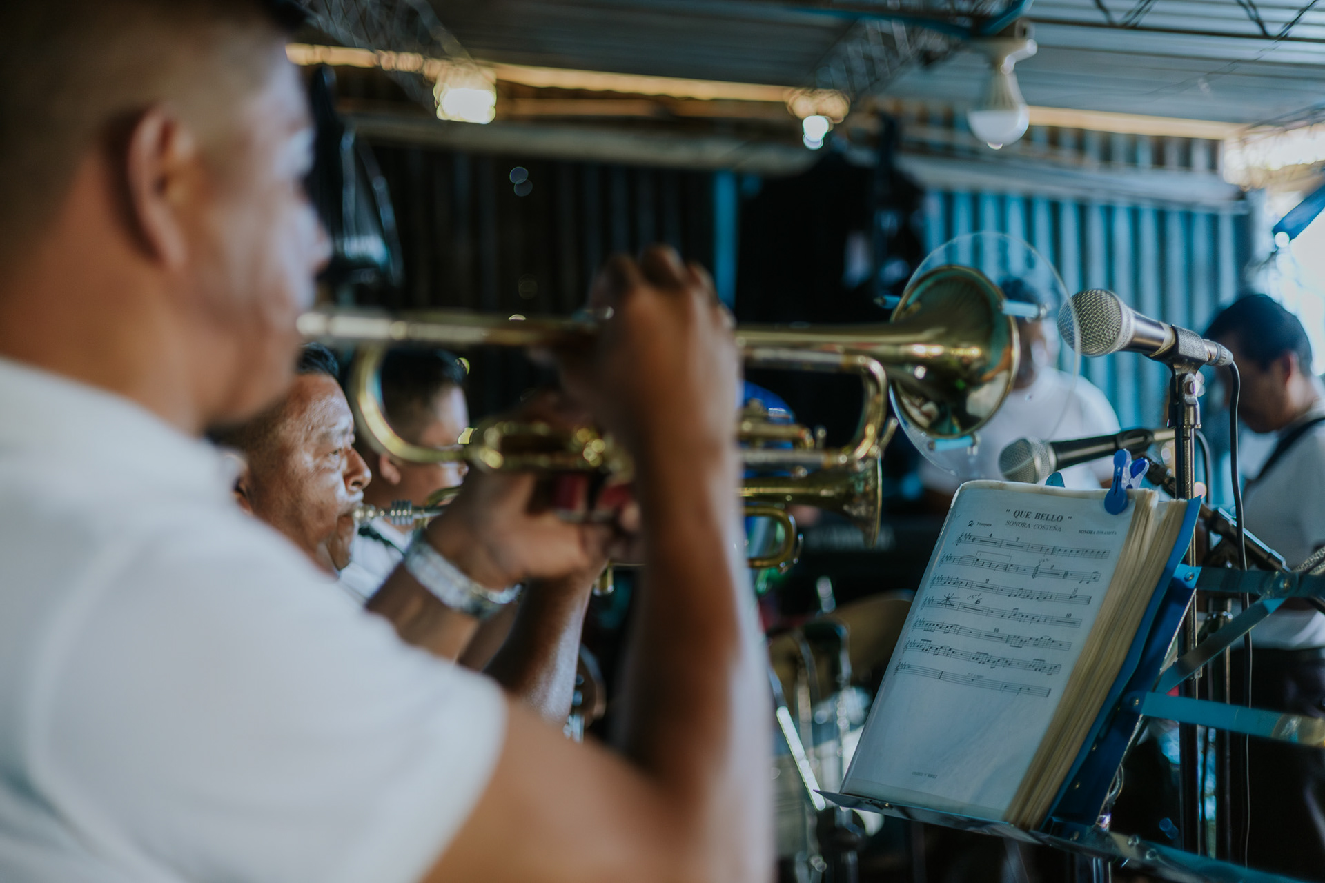 Orquesta "Quezalapa band" en vivo.