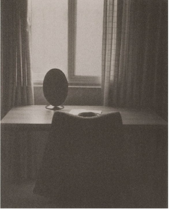The Father's Touch Story_Note #2, Monochrome Gum Bichromate Print, 25.4x20.3cm, 2019