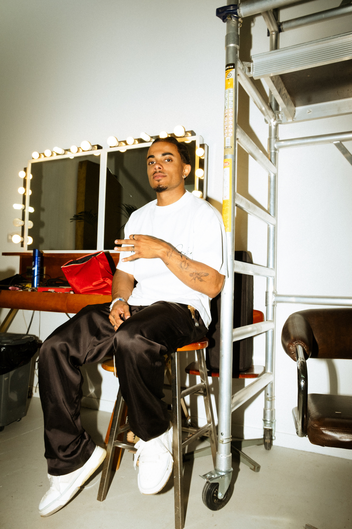 DESIGNER GEOFFREY GAKÉ