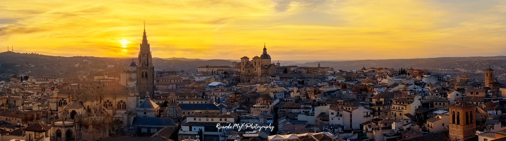 Panoramica Toledo Torre catedral puesta Sol