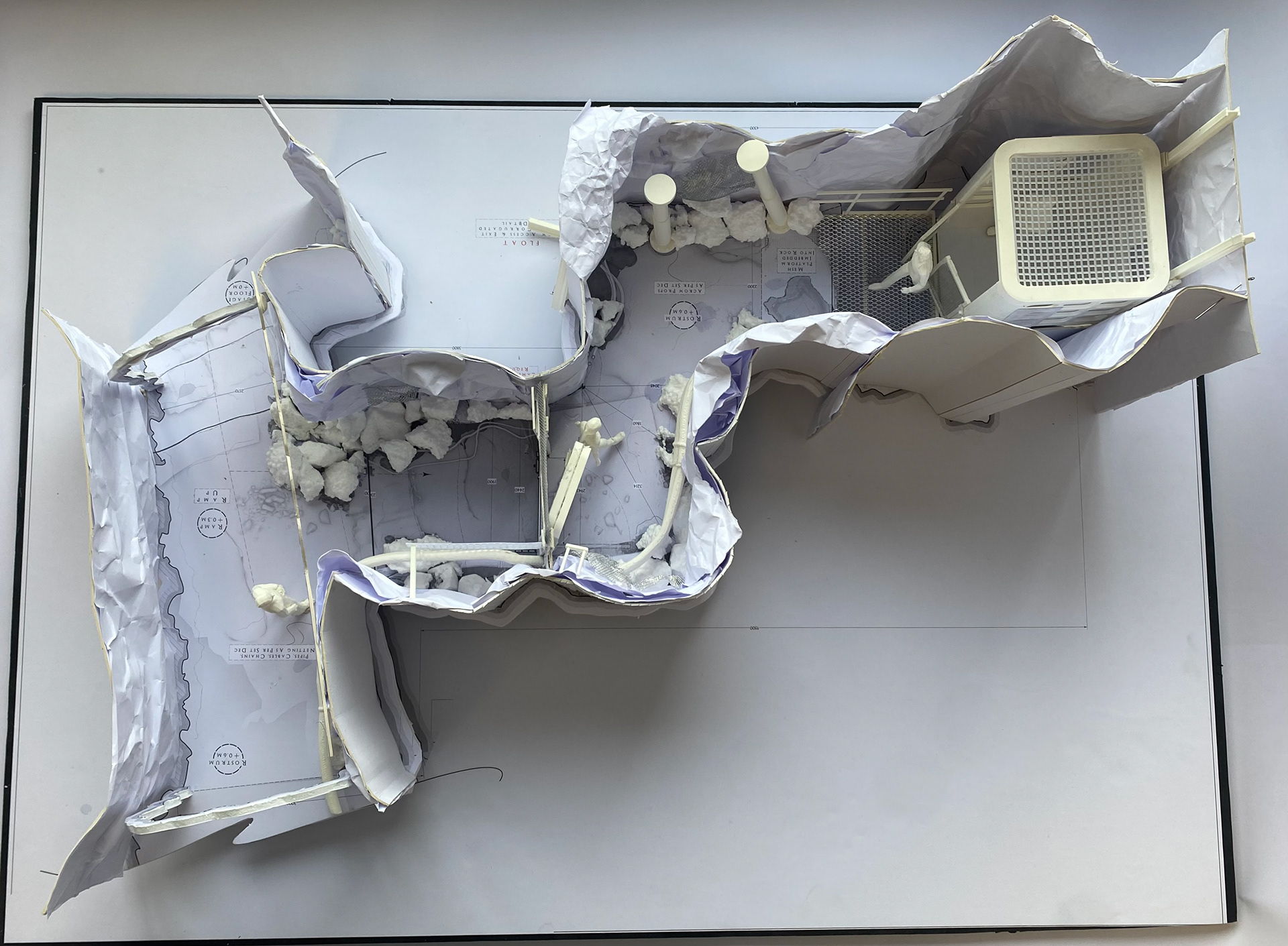 1:50 model, whitecard & 3D printed