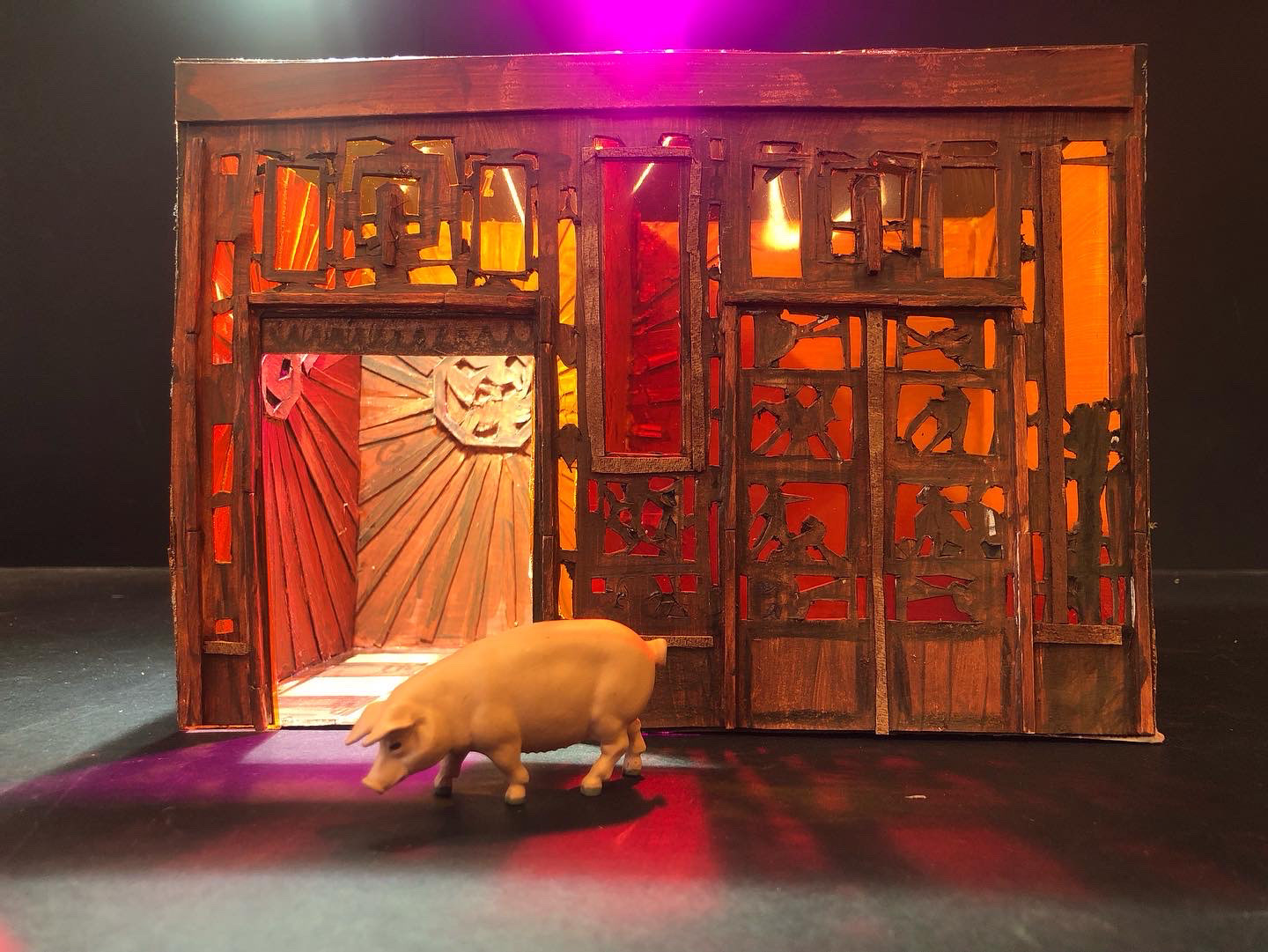 1:25 replica of 1920s selfridges lift