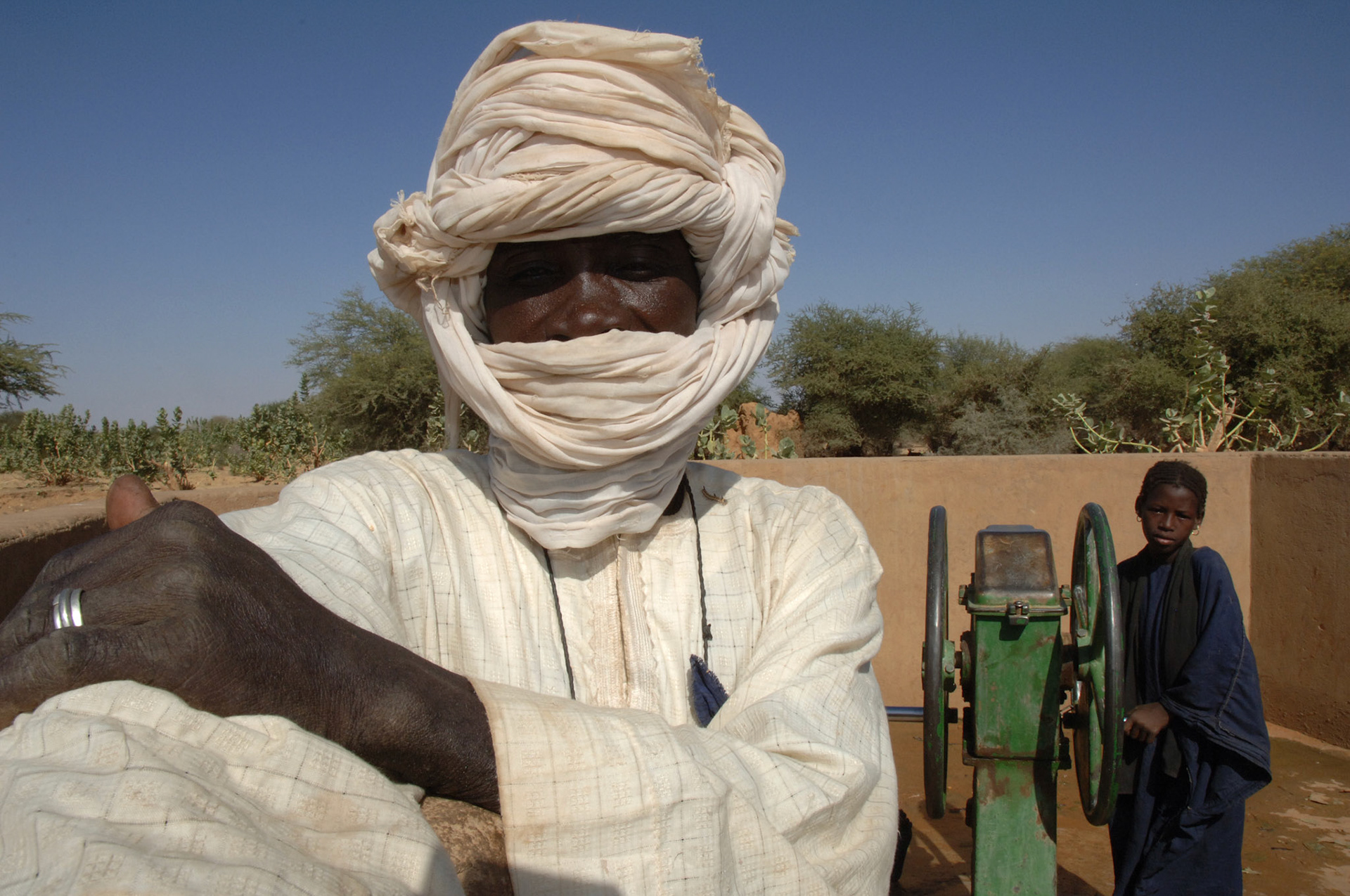 Assibaltate watches over the well, built through Oxfam's the food for work programme in Intahaka Village, Gao, Mali, November 2005