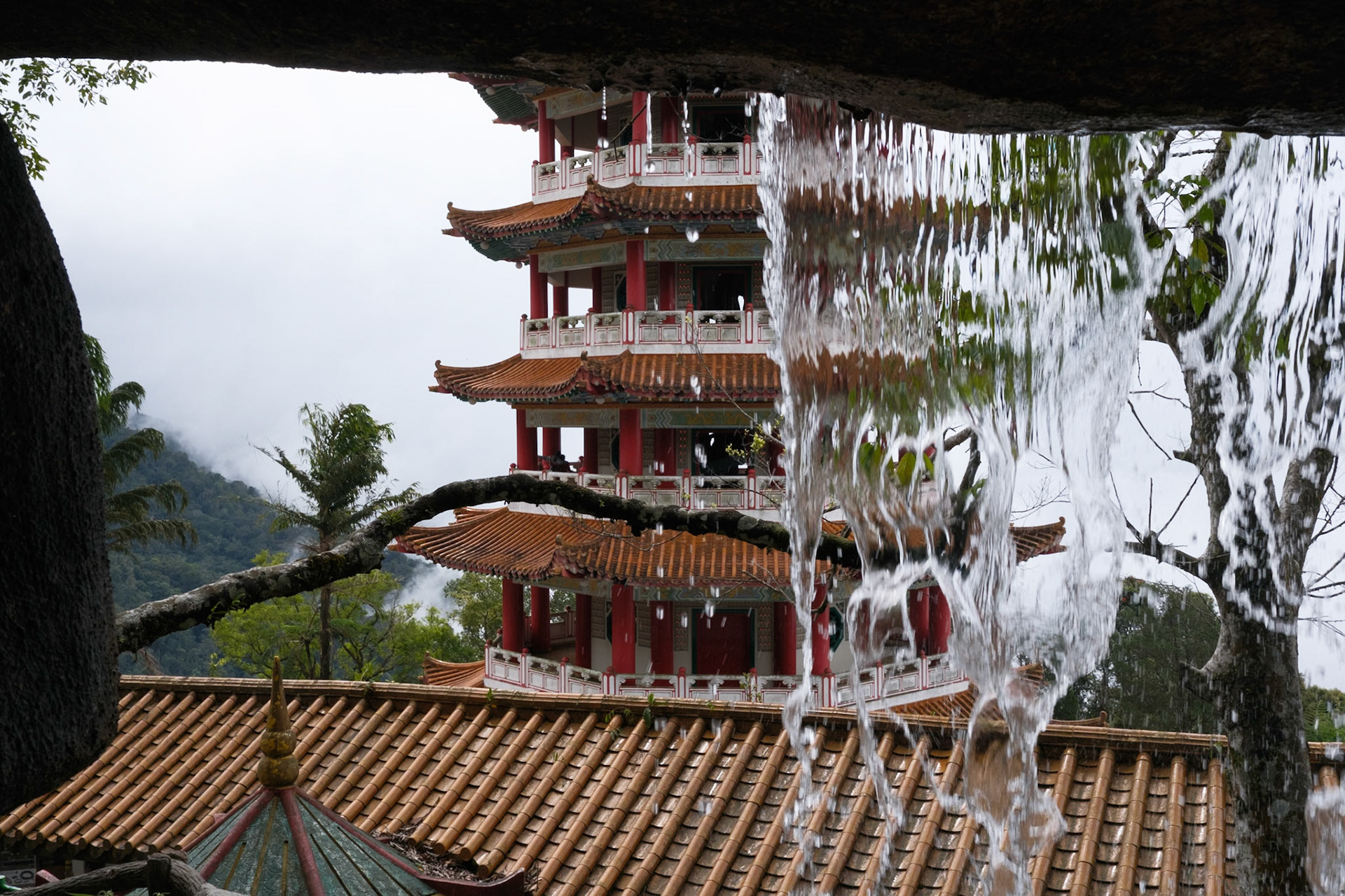 Chinese temple stop on the cable car