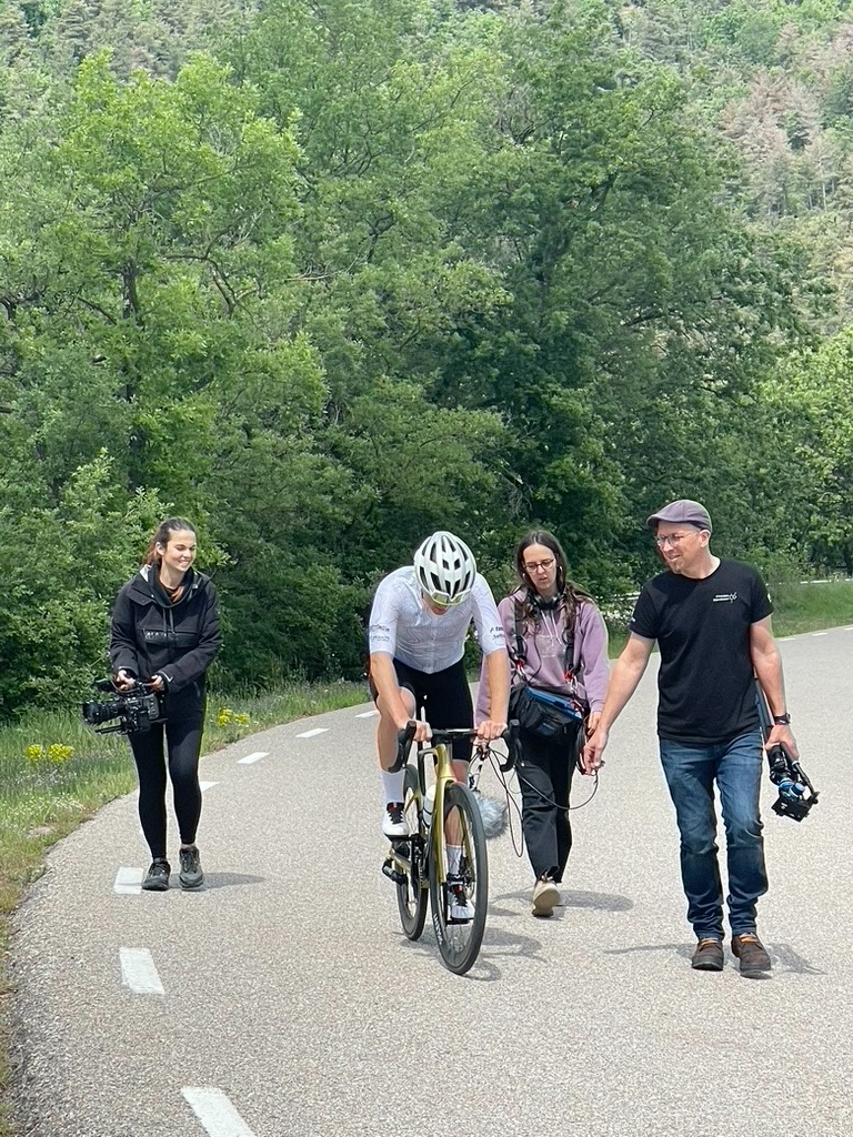 Following the leader!