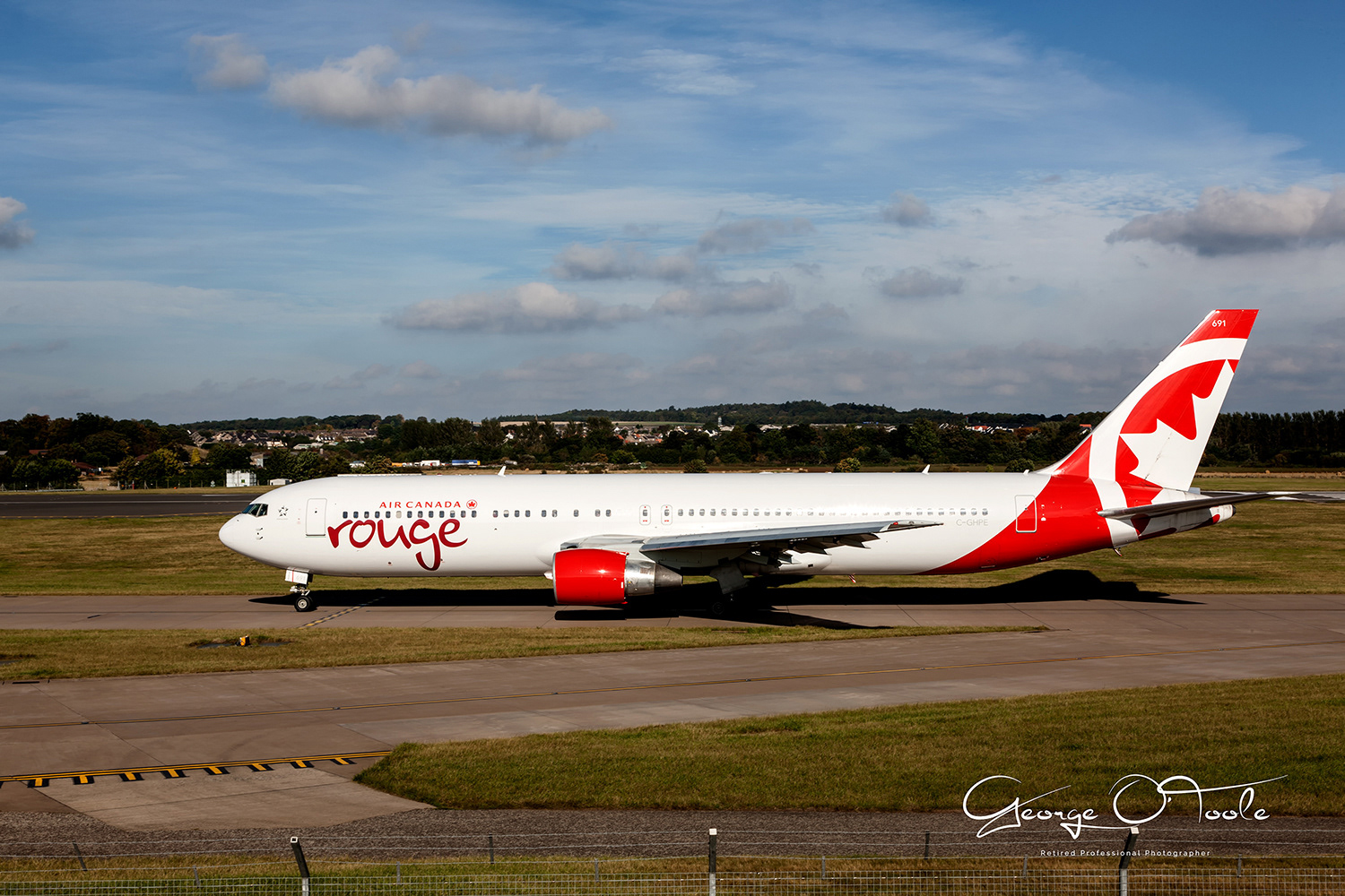 C-GHPE Boeing 767-33A-ER Air Canada Rouge