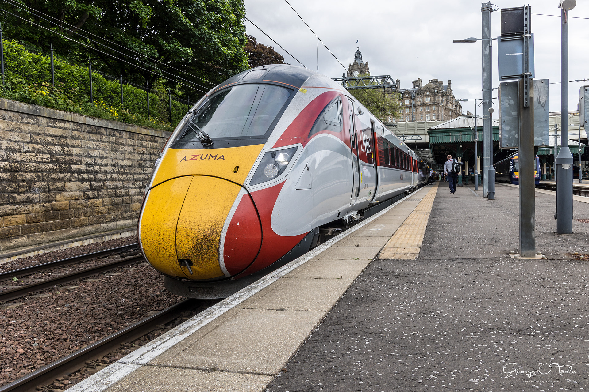 800-102-Class 801 Hitachi Azuma LNER at Edinburgh Waverley 10062021