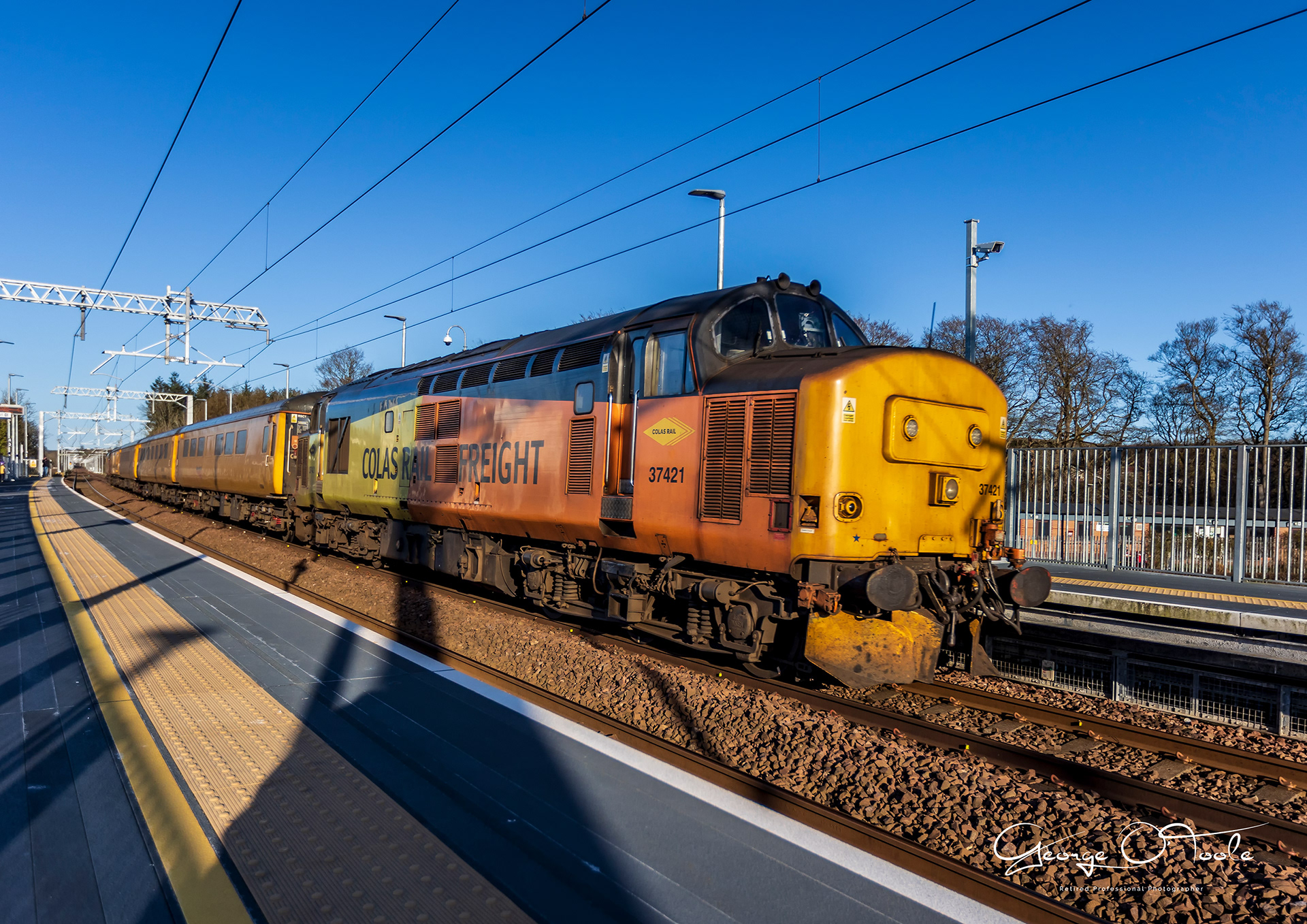 37421 Class 37 Colas Rail Freight at Livingston South