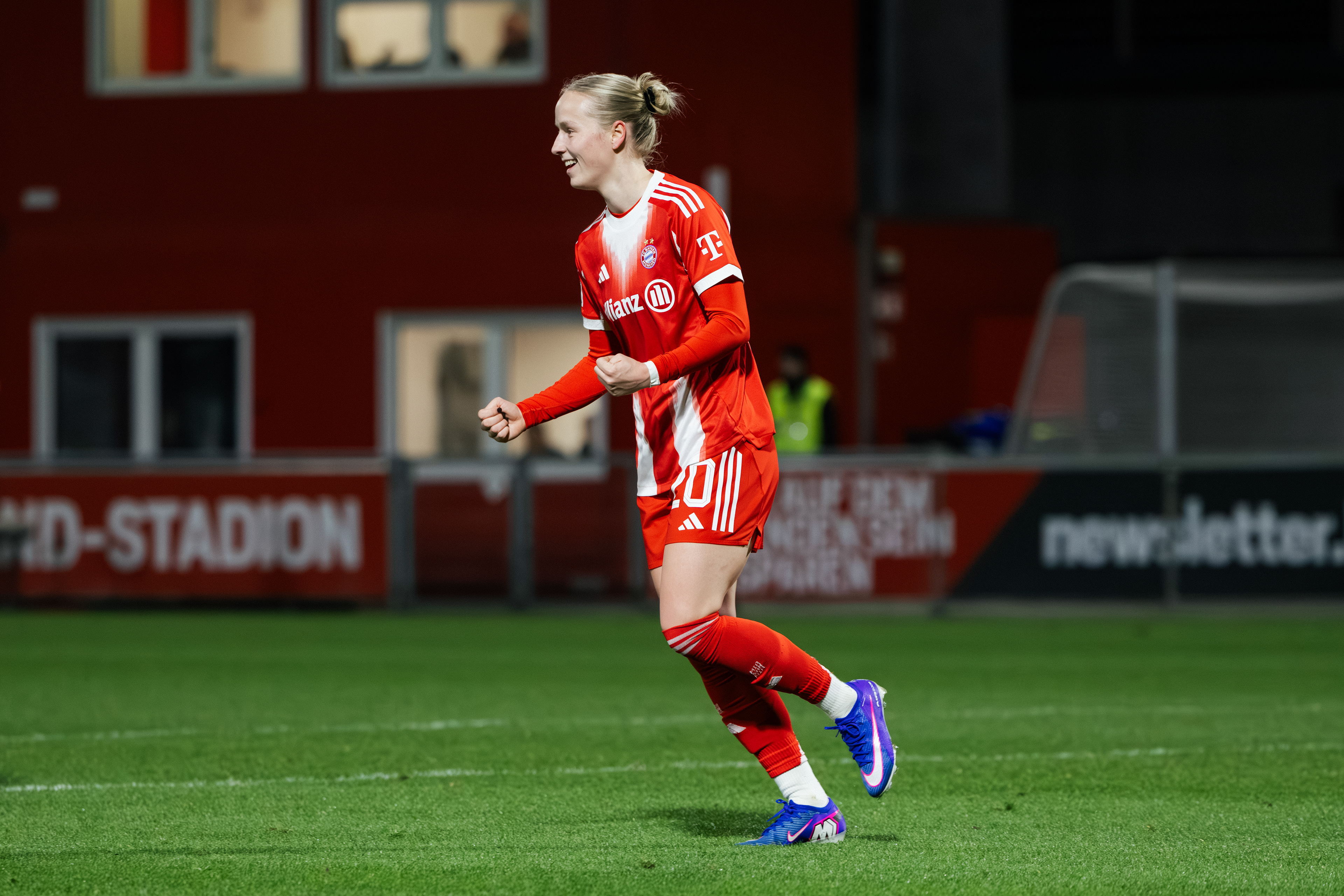 22.12.25 - Franziska Kett - Bayer 04 Leverkusen vs FC Bayern München