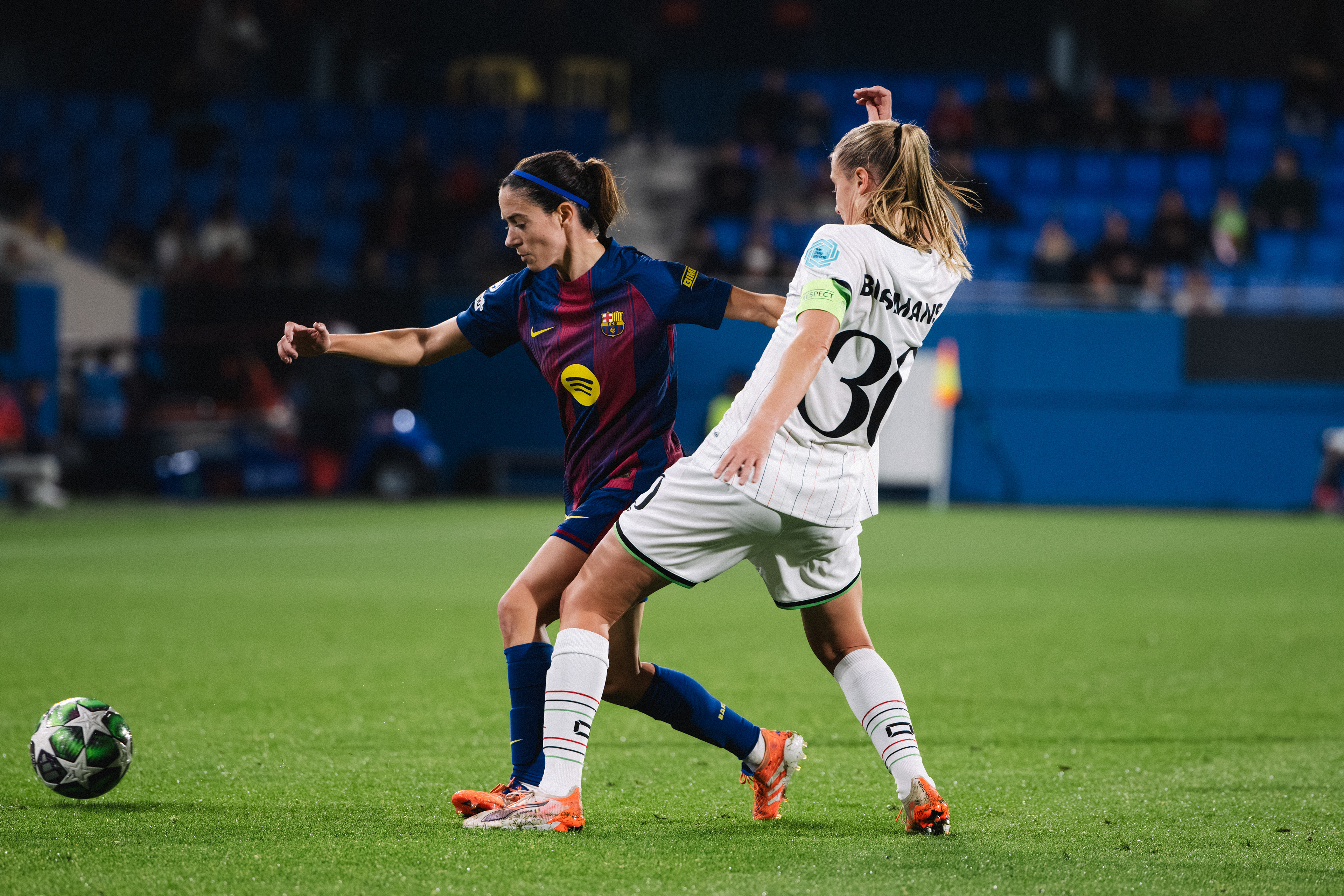 12.11.25 - Aitana Bonmati & Julie Biesmans - FC Barcelona vs OH Leuven