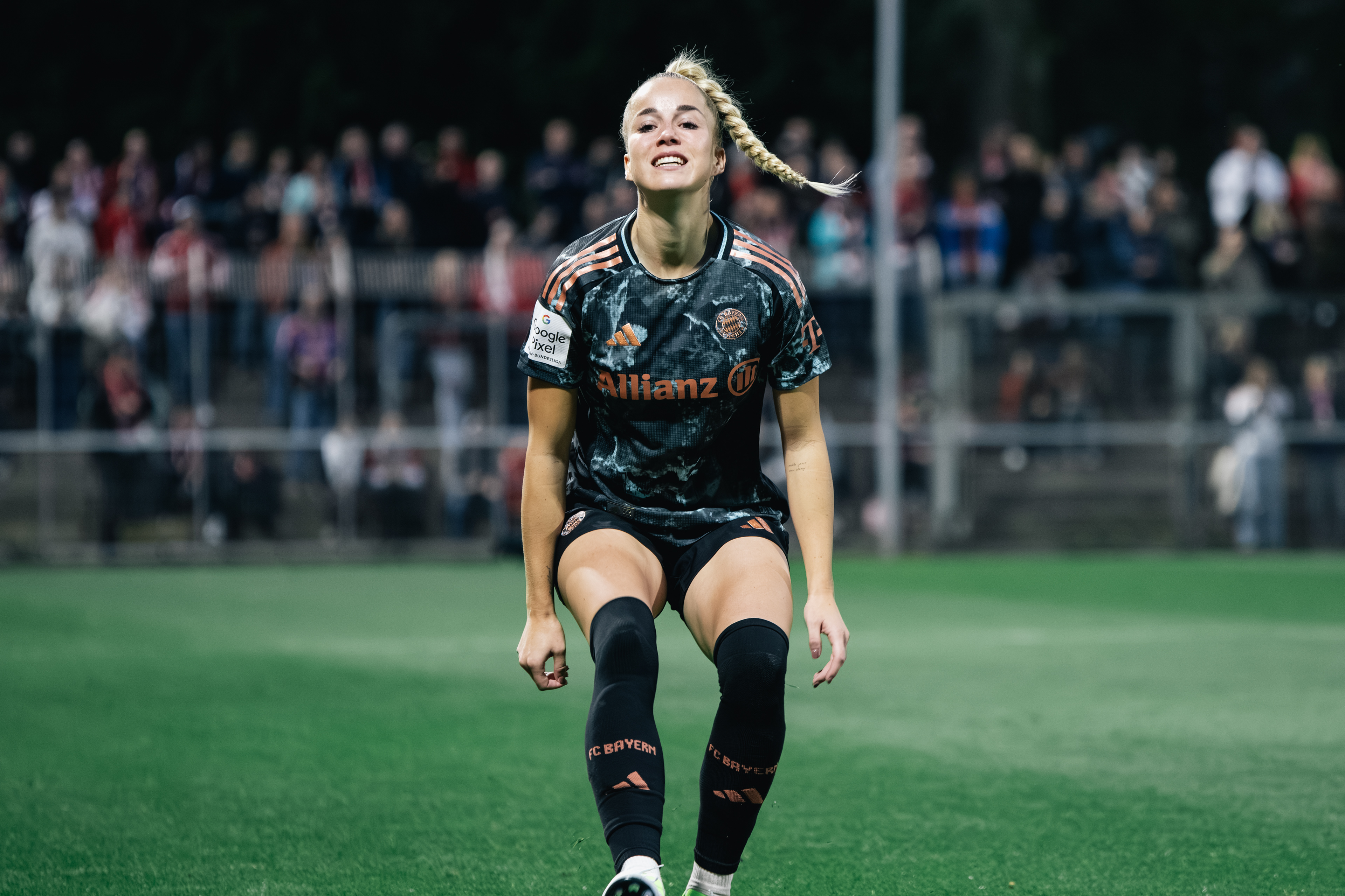   20.10.24 - Giulia Gwinn - Bayer 04 Leverkusen vs Bayern München