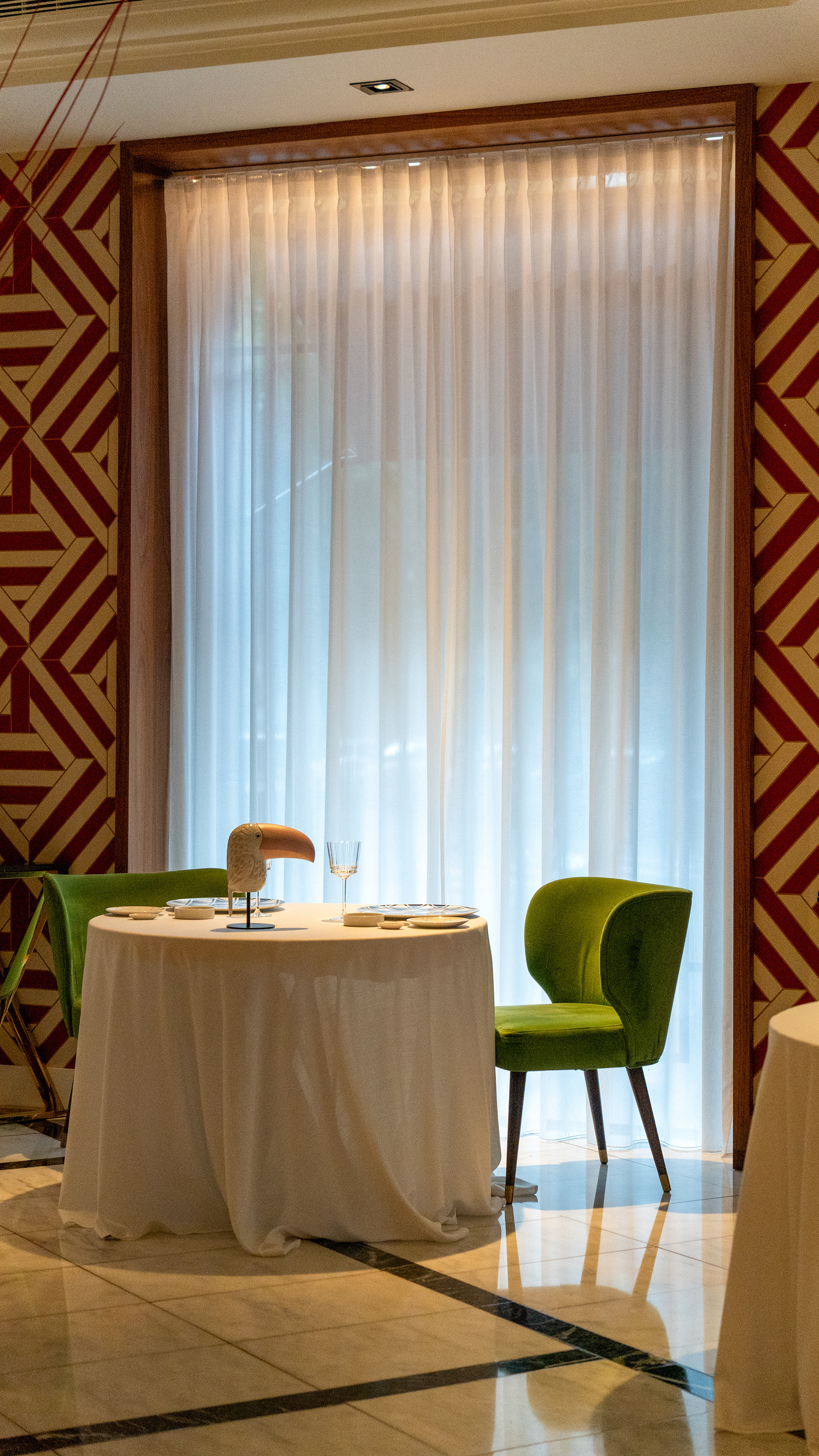 Mesa del salón de la cúpula
