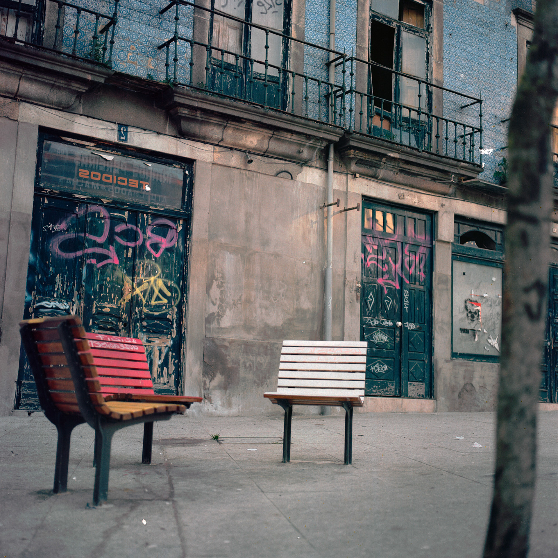 [Hasselblad 500c, Kodak Ektar 100] City Benchs - Porto (2010-2011)