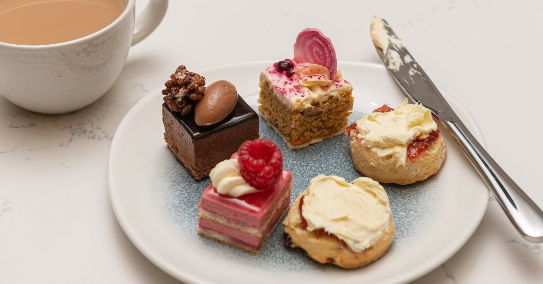 We've got to ask you the all-important question. Scones... jam or cream first?! Make it your way at Afternoon tea in the Executive Lounge. 😉