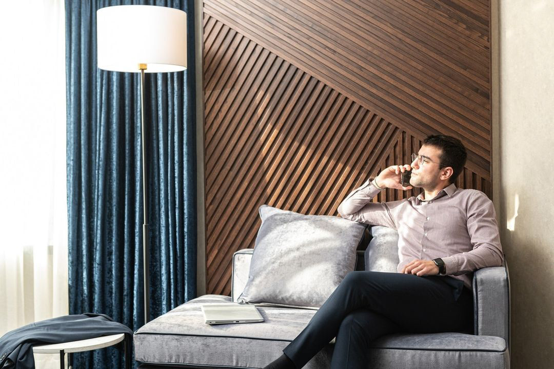 When business calls, the Met answers. Our Executive bedrooms are always on speed dial. Book your stay with us now. 🔗 Link in bio.