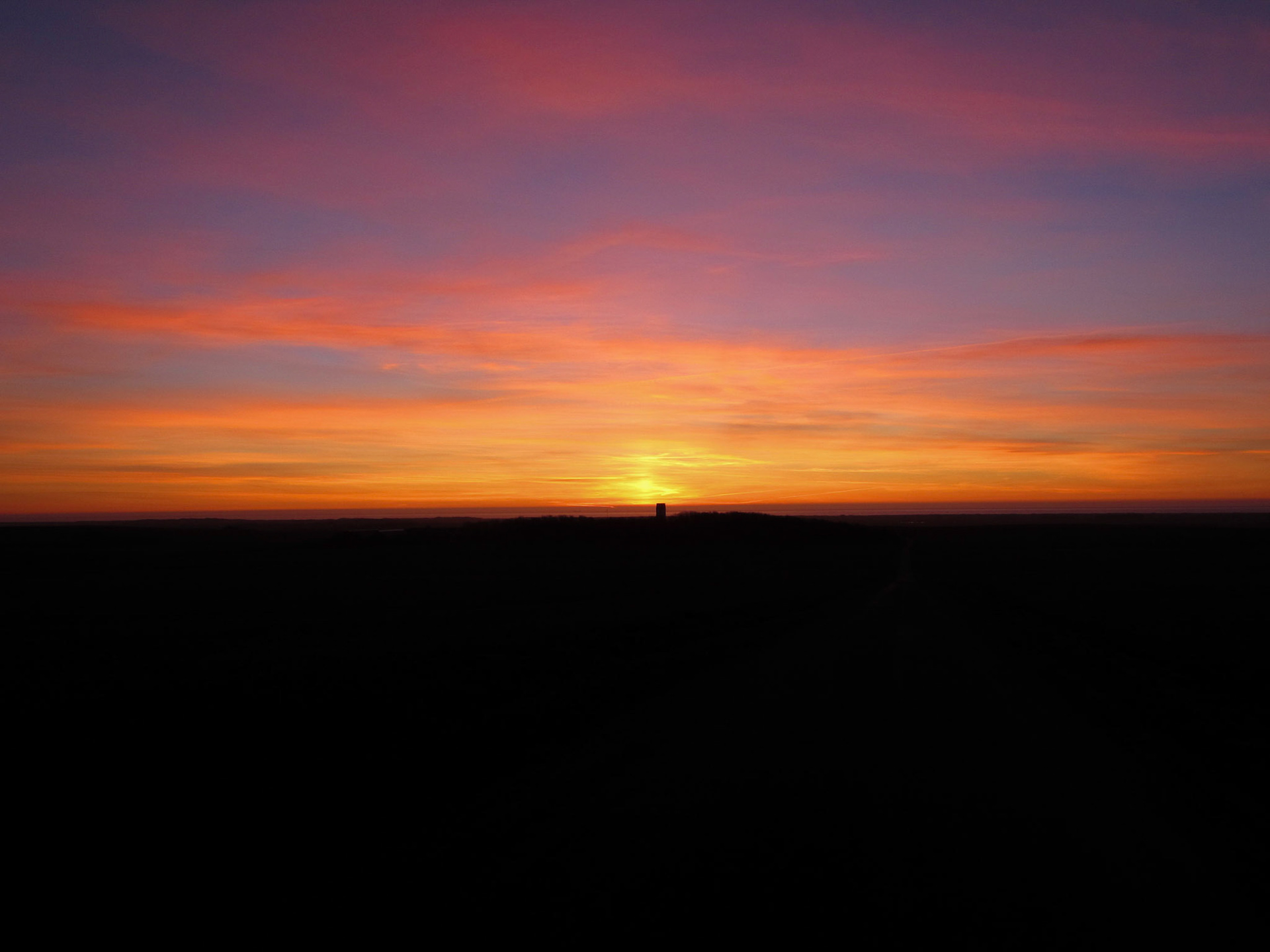 Solnedgang ved Engbjerg kirke