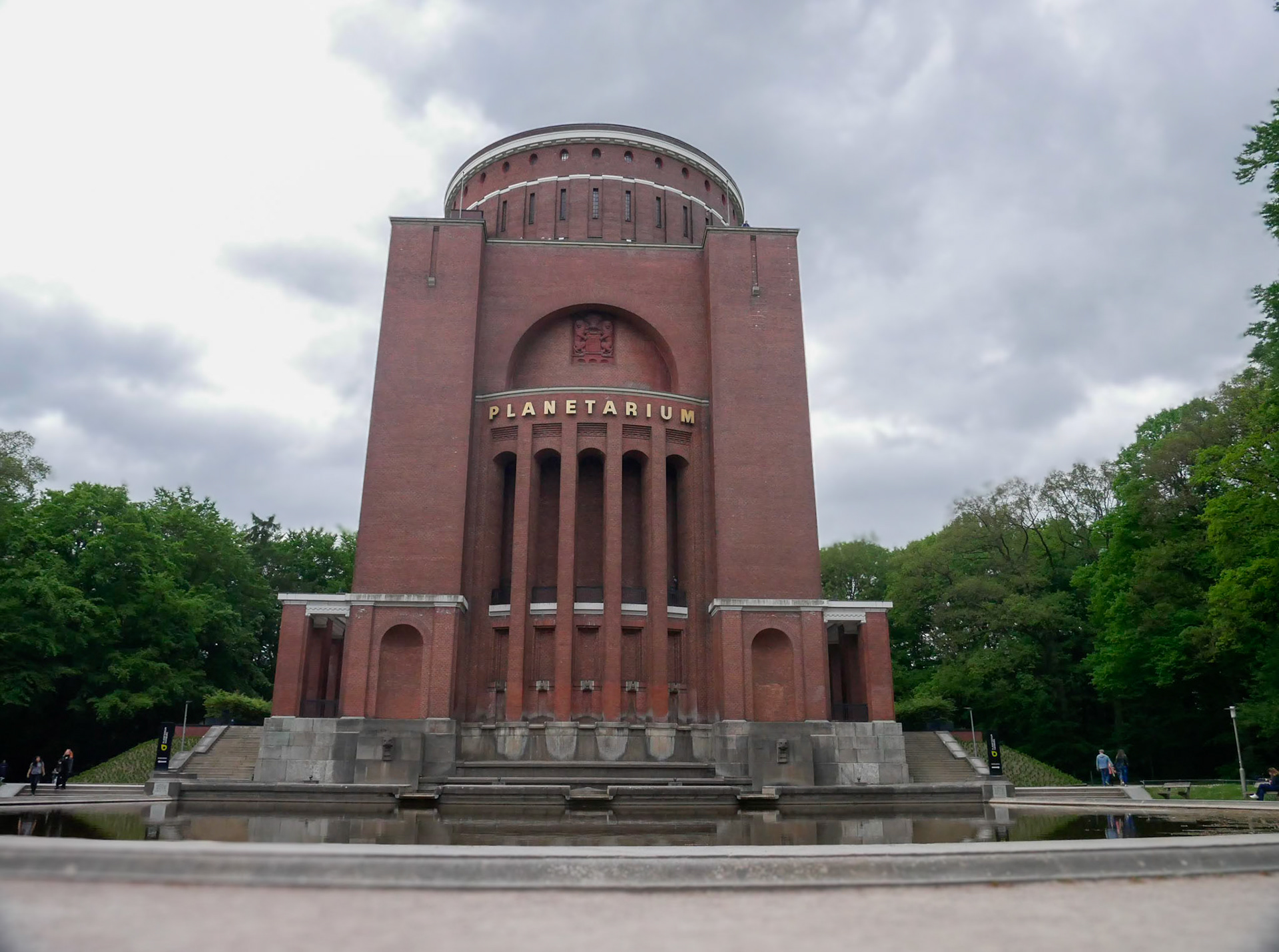 4. Planetarium