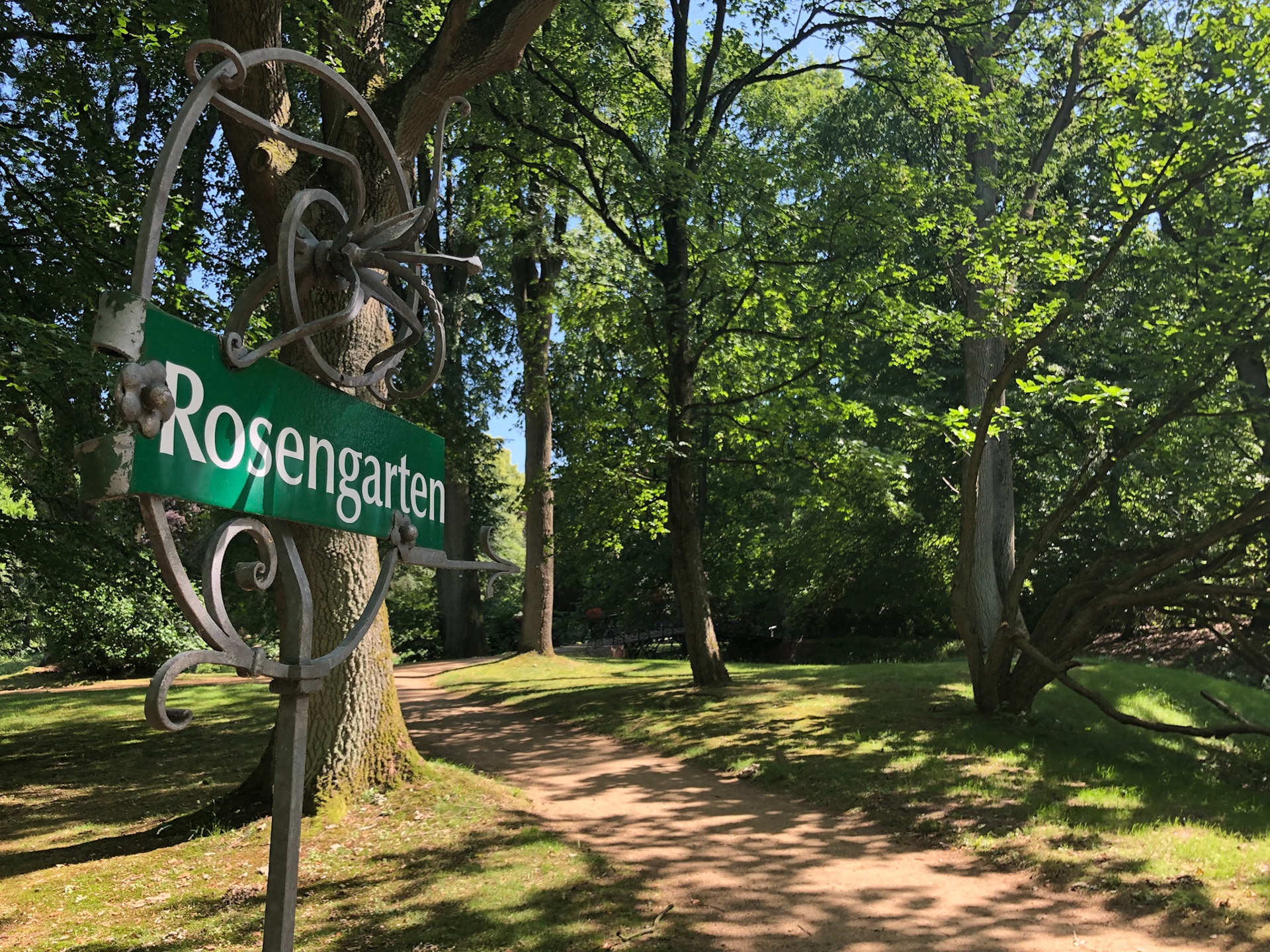 Liebevolle Hinweisschilder