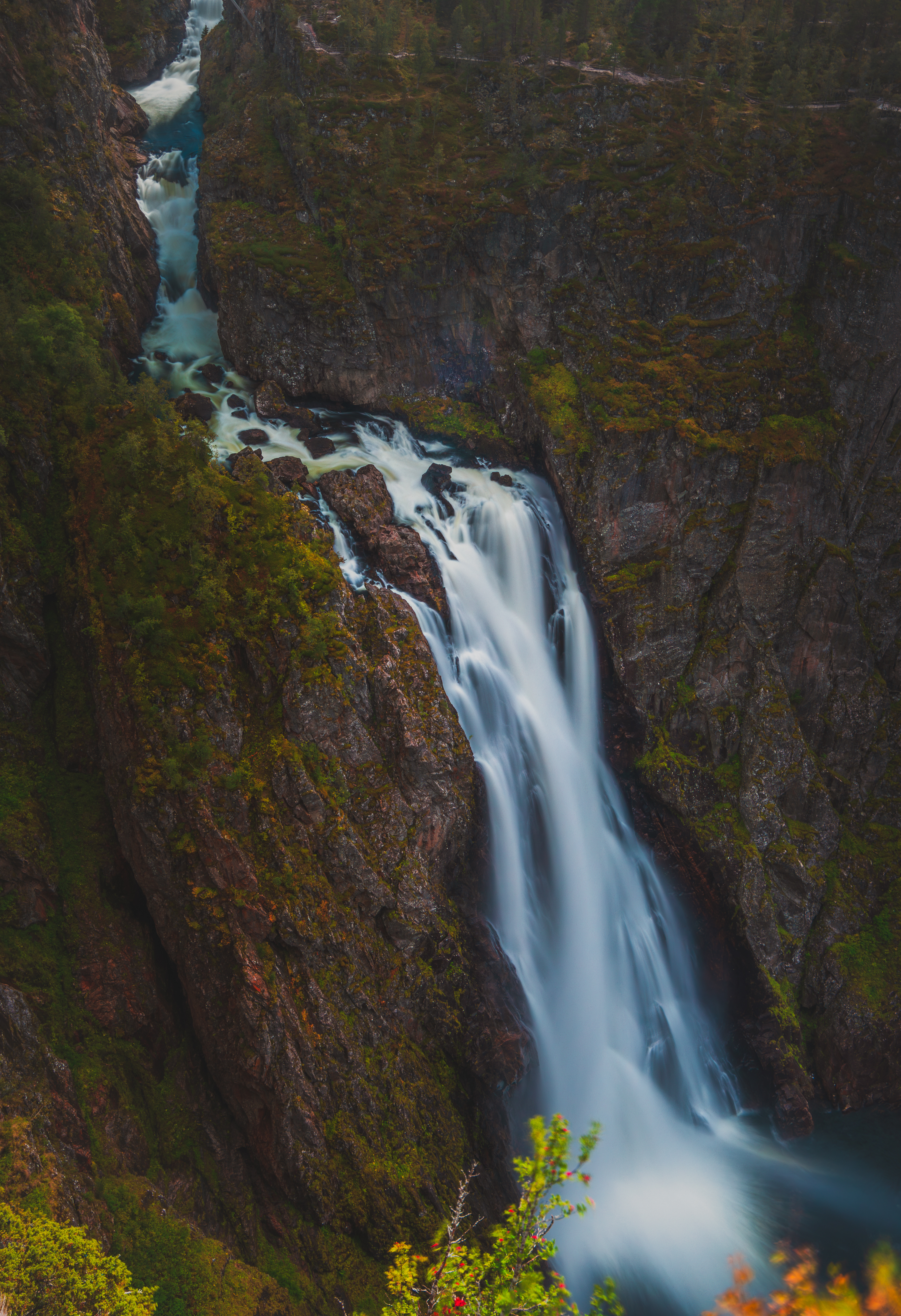 Ein Fjordwasserfall