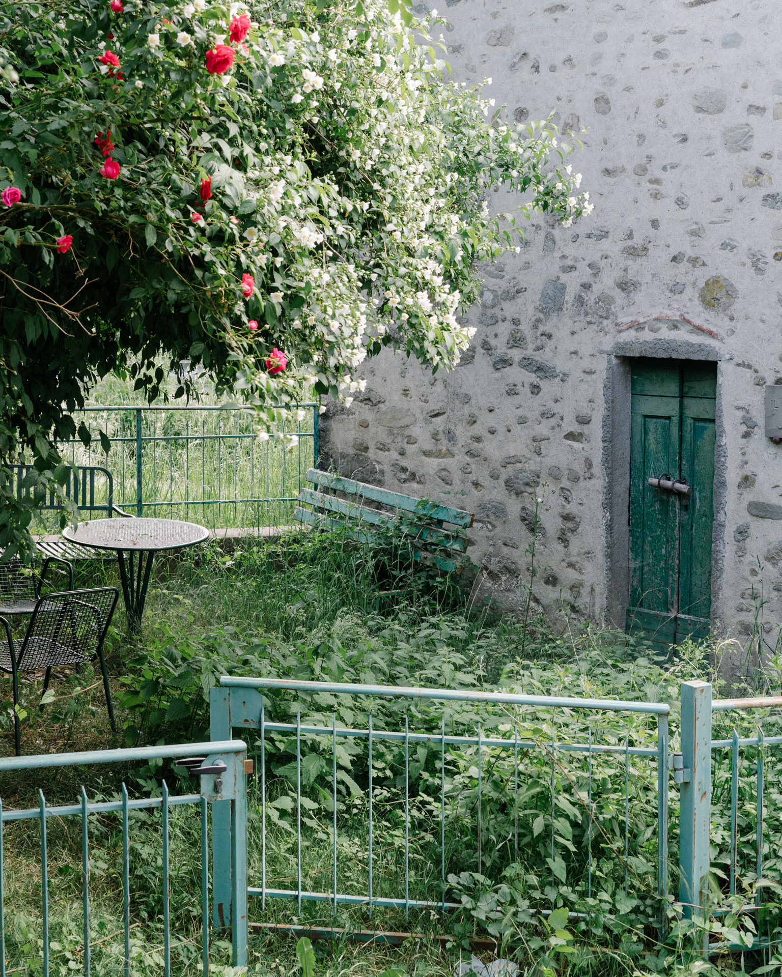 An abandoned house in the centre of the village