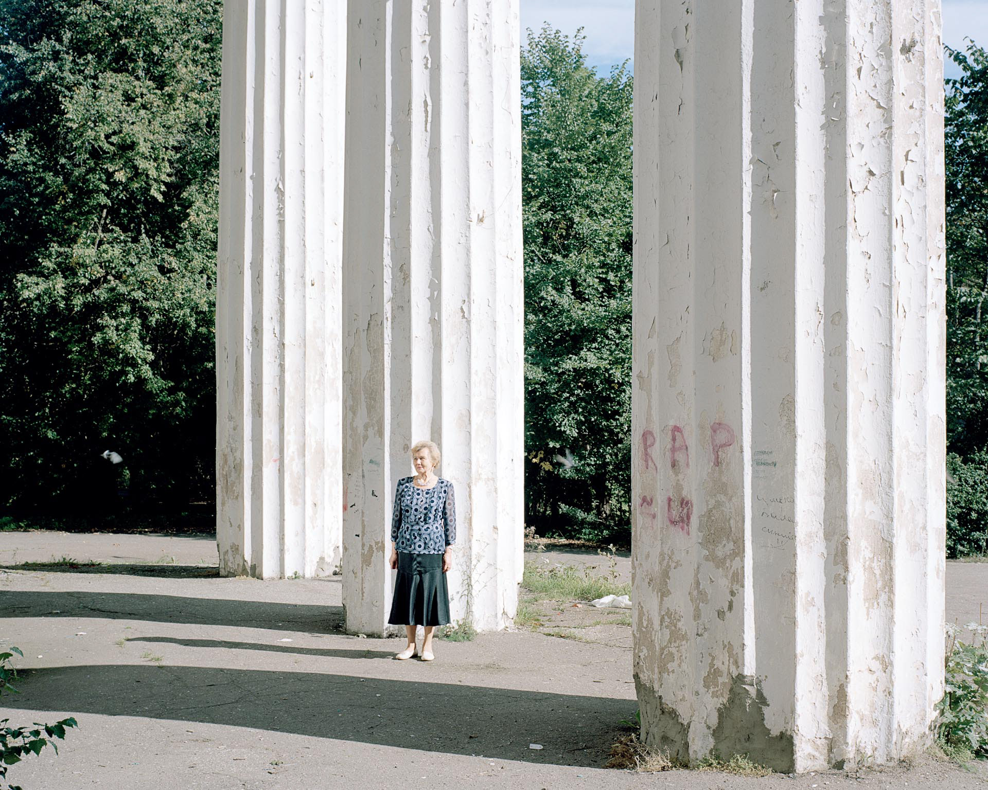 Zoya Nikolaeva has worked in the Kreenholm textile factory of Narva (the biggest one of the city) until the collapse of the U.S.S.R. and the consequent closing down of the business