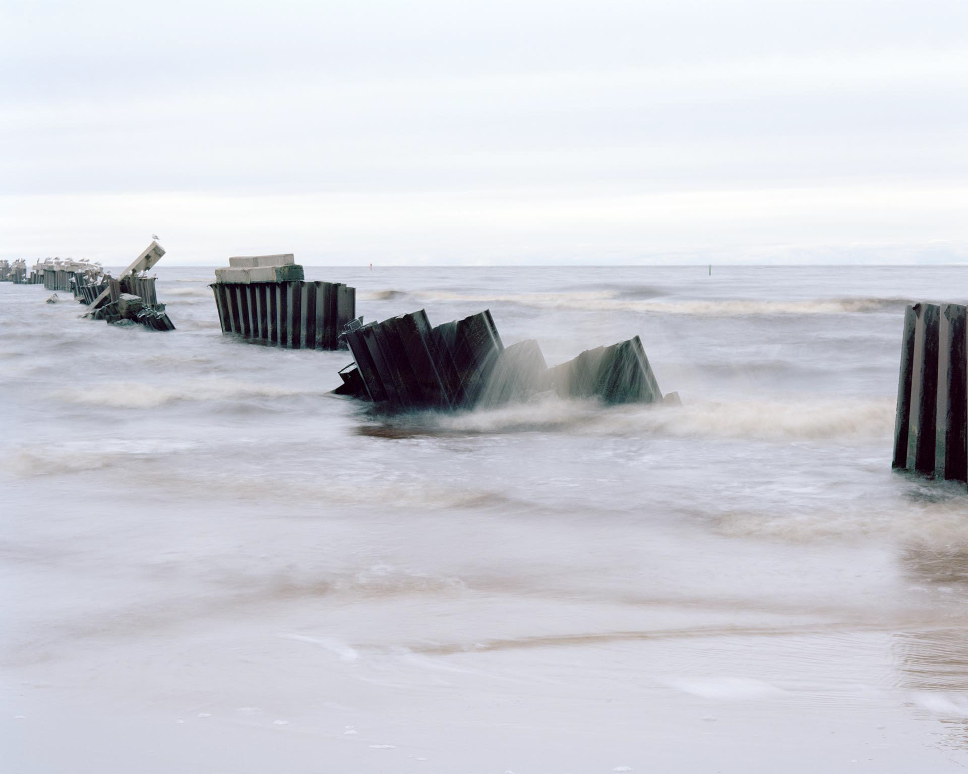 The Estonian-Russian border crosses the Baltic Sea, north of the touristic town of Narva-Jõesuu. The area has long been a popular summer destination, especially during the Soviet period, when it was visited in large numbers by representatives of the Russian intelligentsia and local people