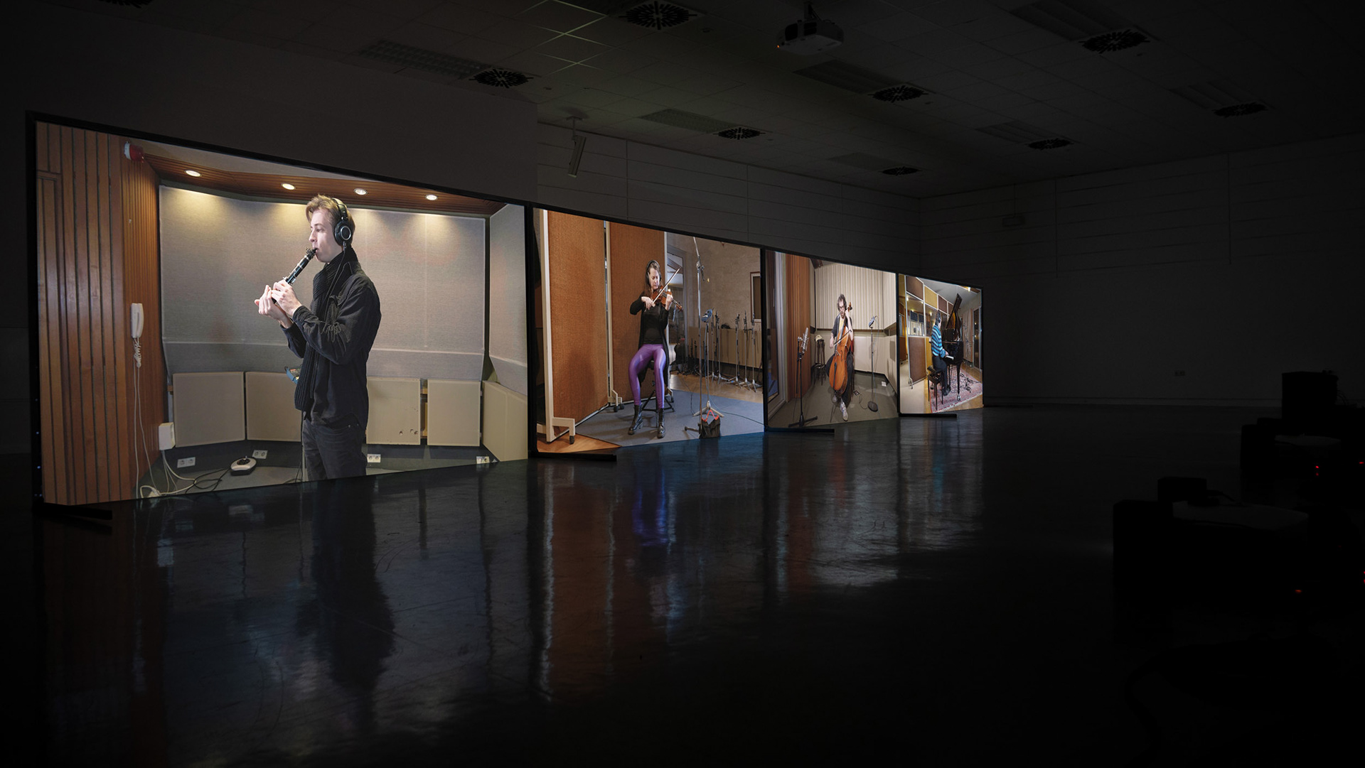 Lost in Translation, 2023, installation view Reifen-Rauch-Areal - Julia Seifried und Philipp Neßler