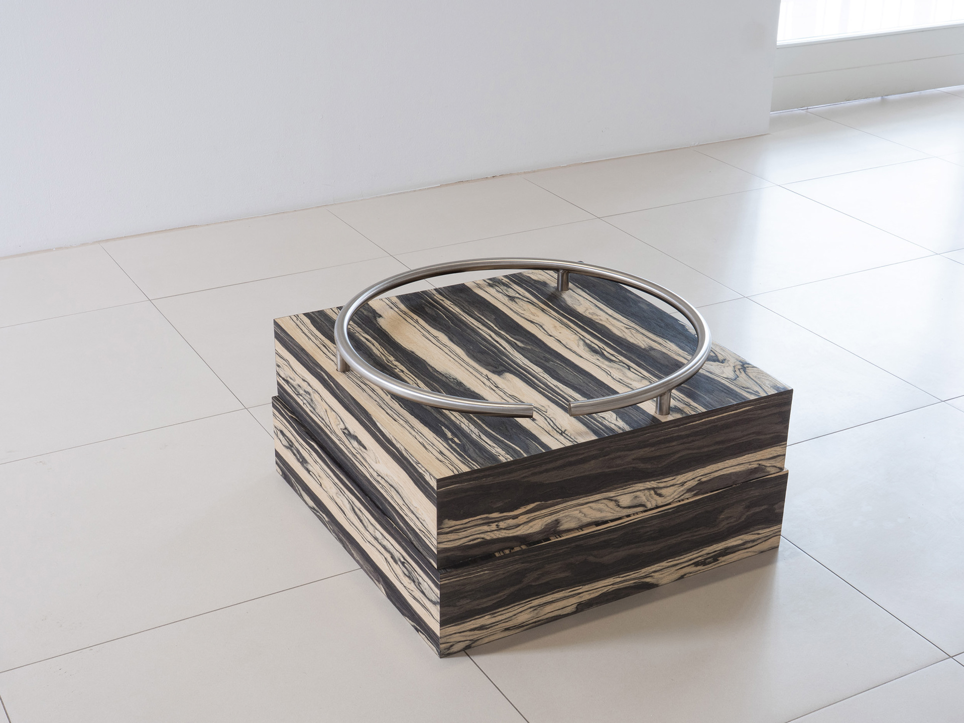 Erlkönig, 2026, sculptural work made of MDF, SaRaiFo veneer and stainless steel.