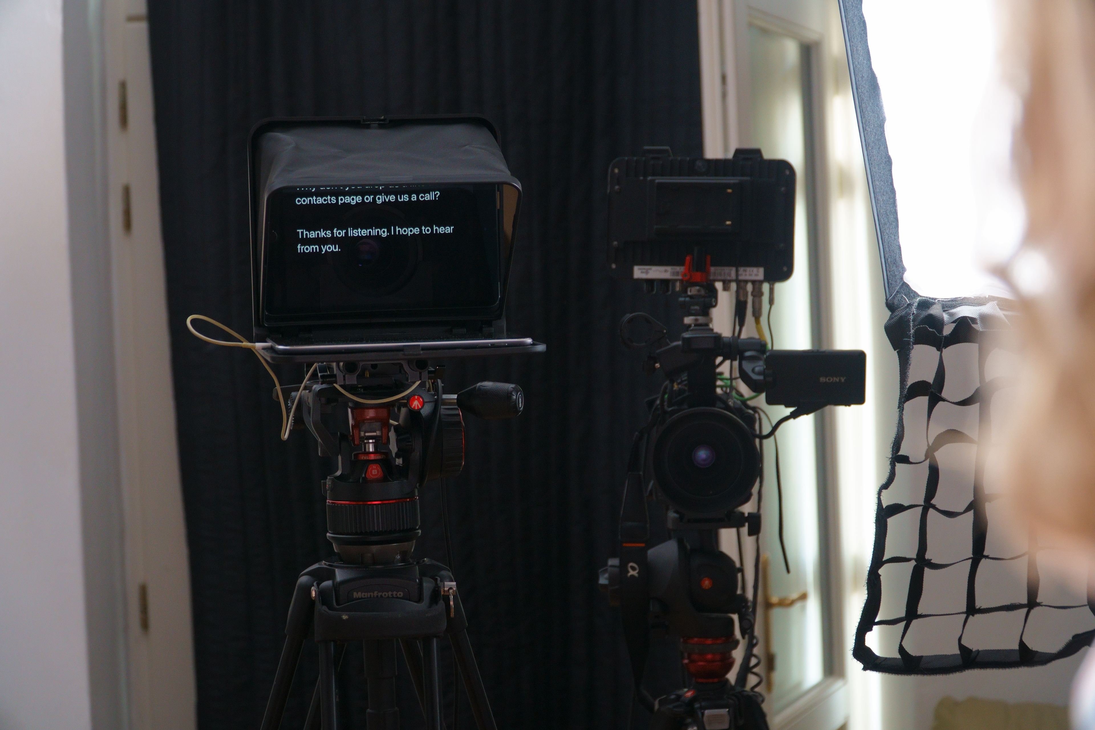 Acam Teleprompter, Bcam medium shot.