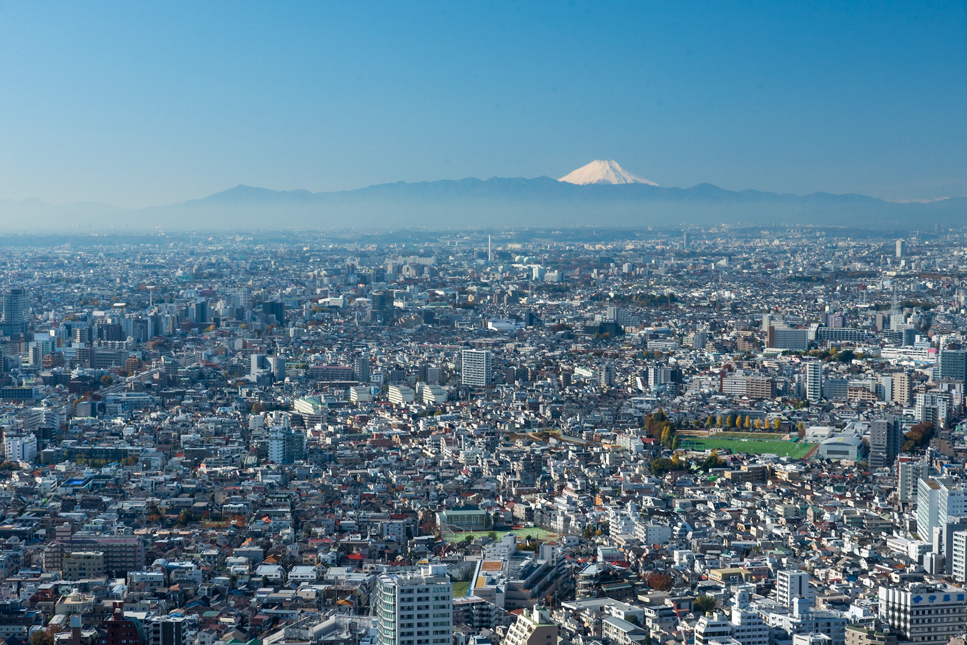 Fuji-san reigns over Tokyo
