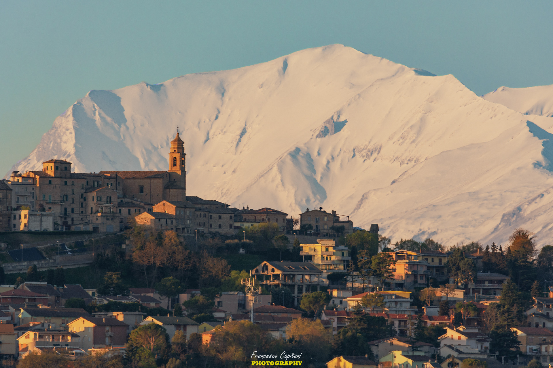 CORRIDONIA (MC) E IL MONTE VETTORE