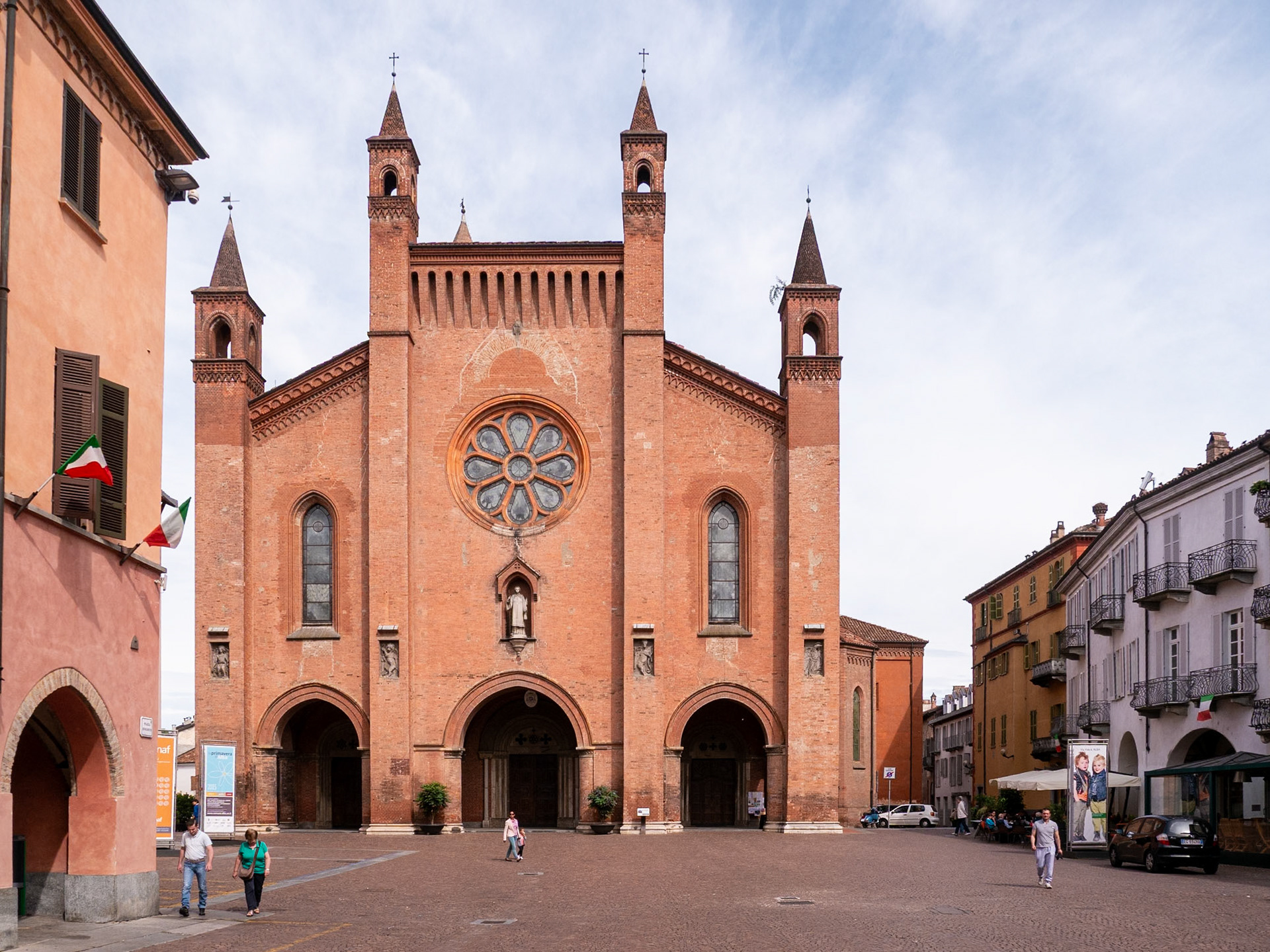 Piazza del Duomo [Alba, Piemonte, Italy]